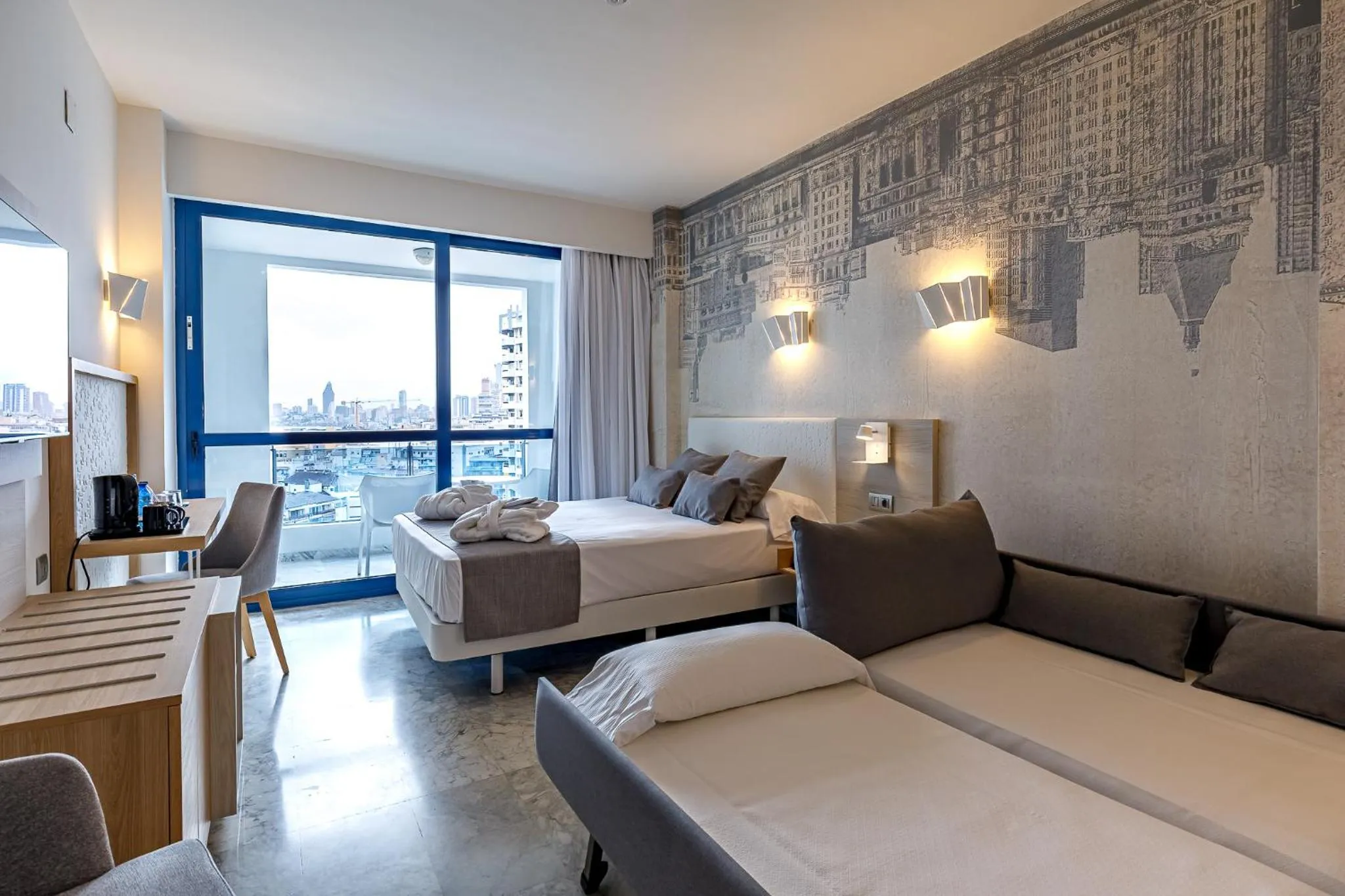 Decorative detail, Bed in Hotel Madeira Centro