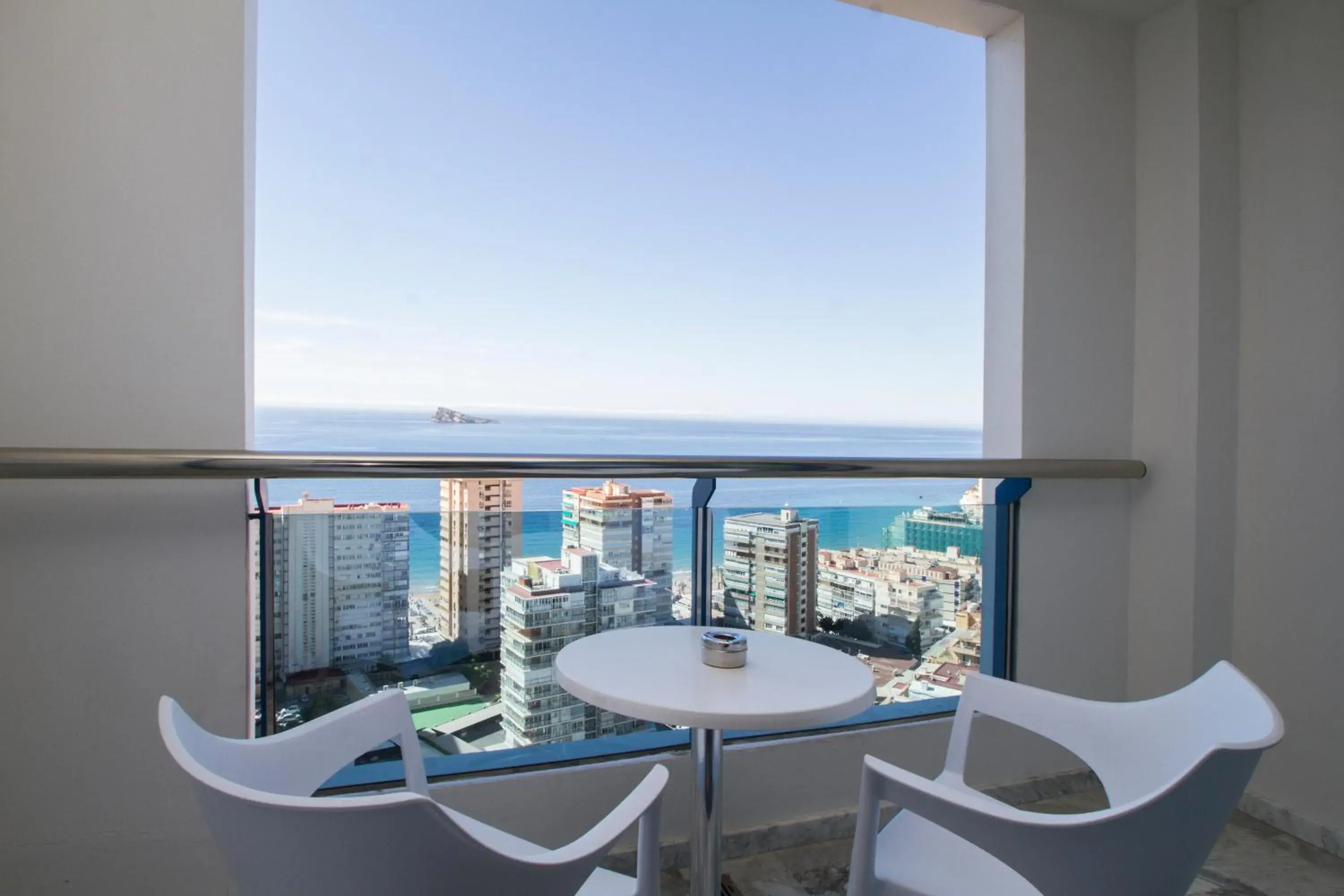 Twin Room with Terrace (1 Adult + 2 Children) in Hotel Madeira Centro Twin Room with Terrace (1 Adult + 2 Children) in Hotel Madeira Centro