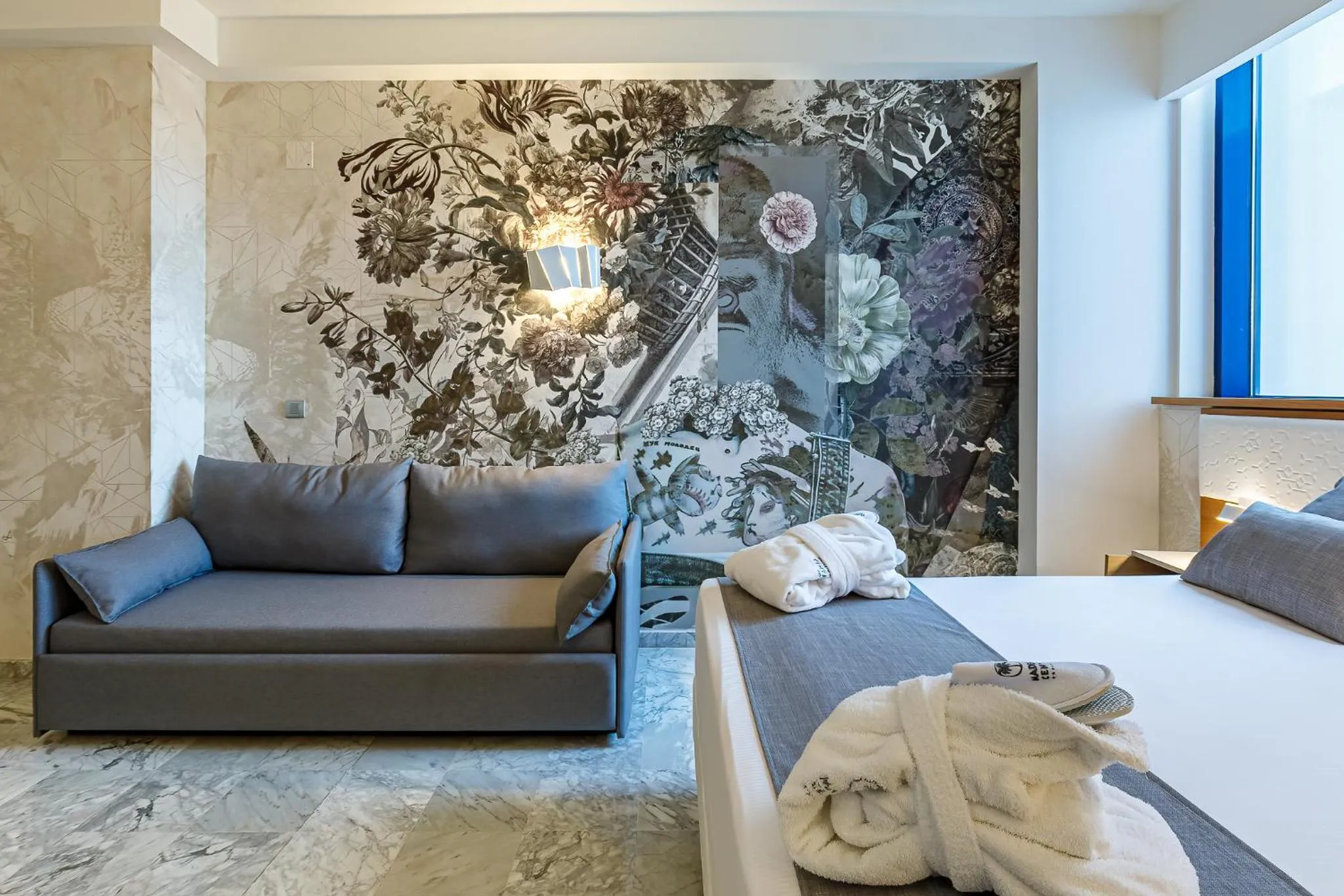 Photo of the whole room, Bed in Hotel Madeira Centro