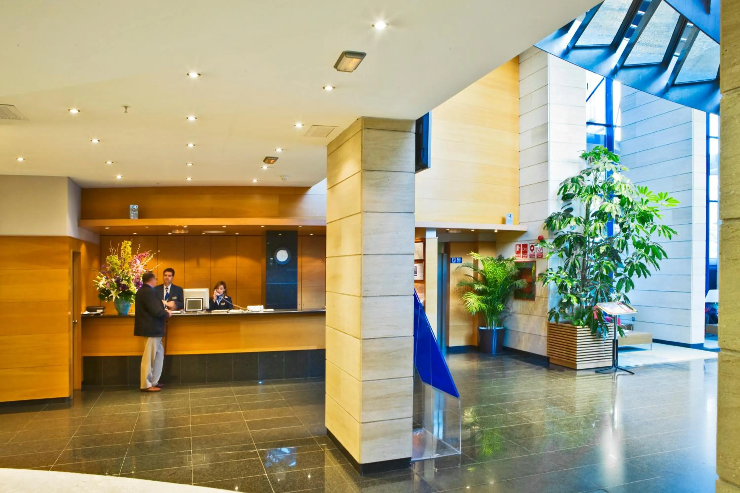 Lobby or reception in Hotel Madeira Centro