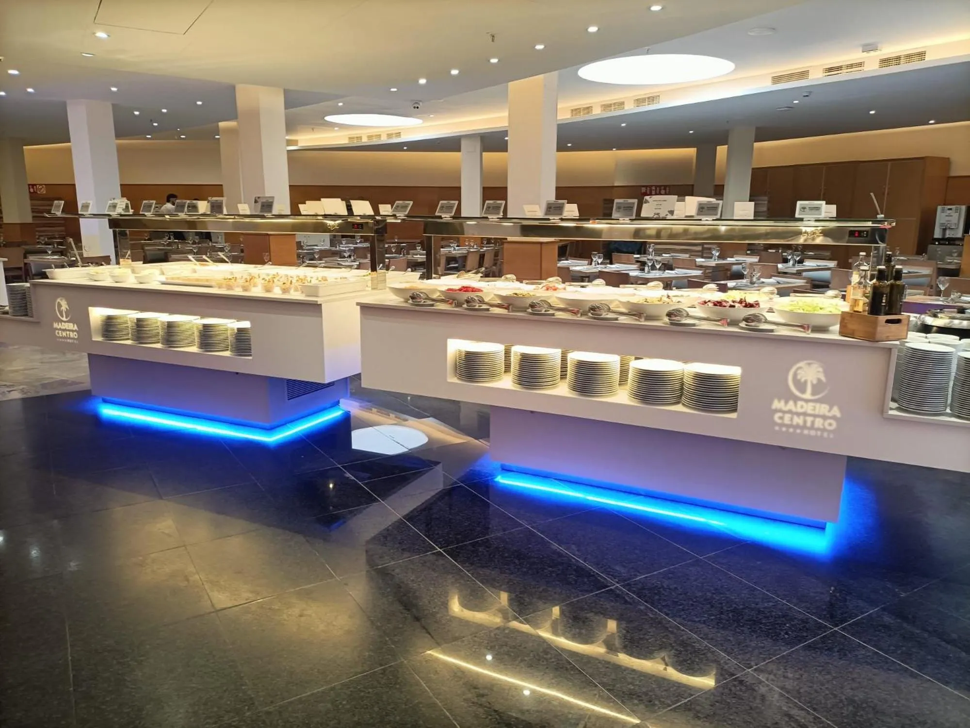 Restaurant/places to eat in Hotel Madeira Centro