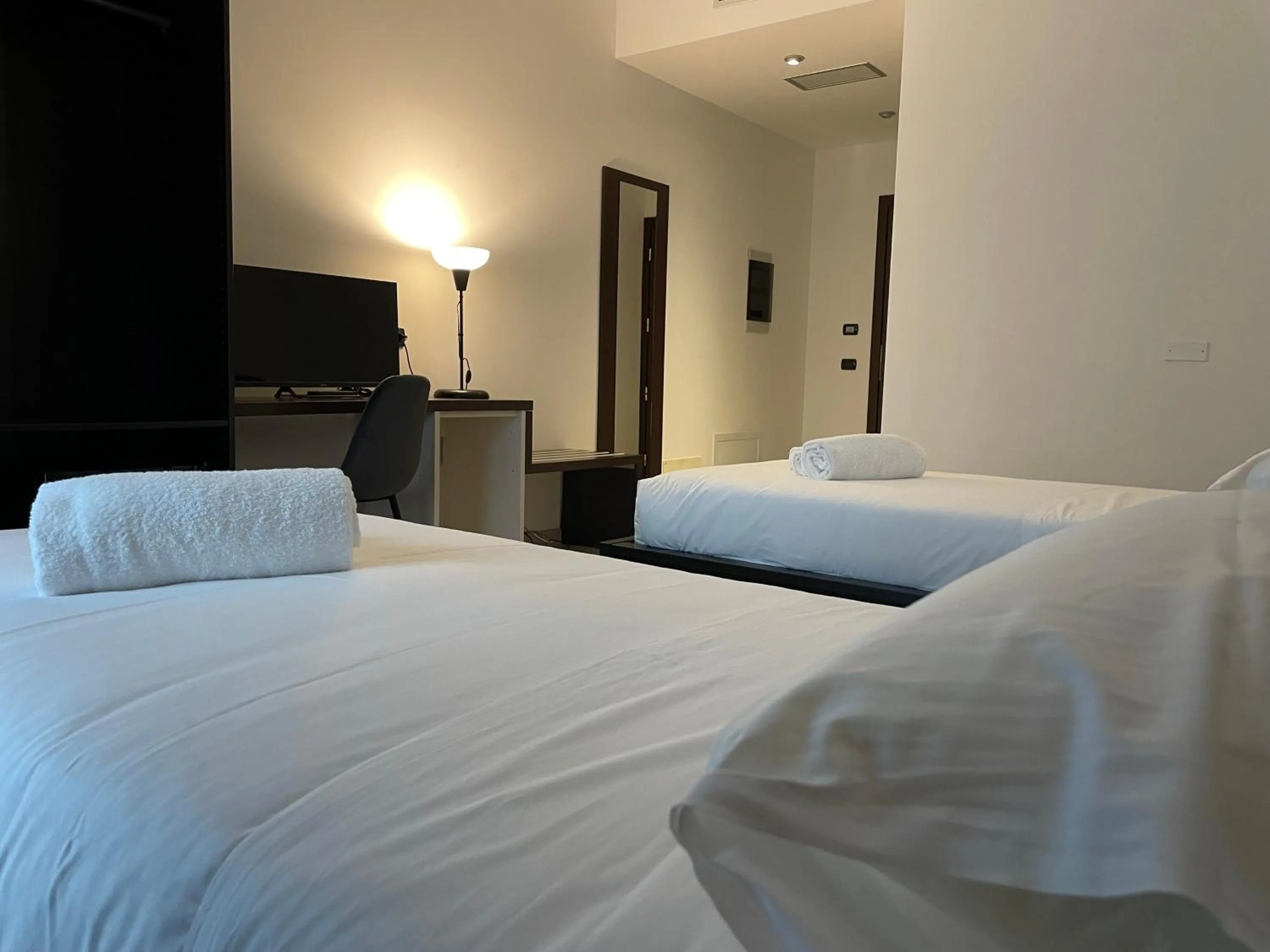 Bedroom, Bed in Maestrale Resort Hotel - Grosseto