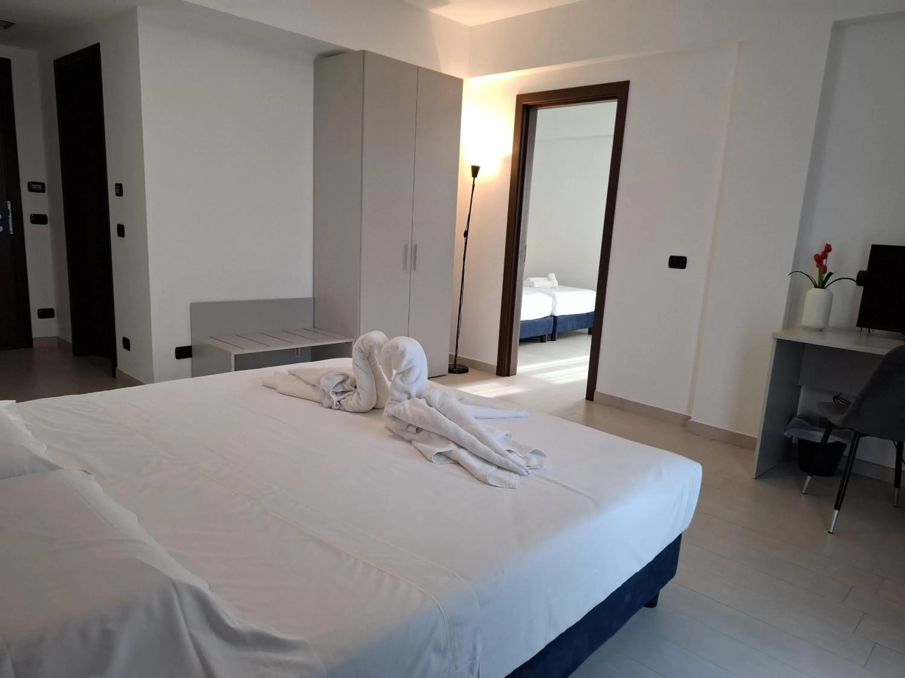 Bedroom, Bed in Maestrale Resort Hotel - Grosseto