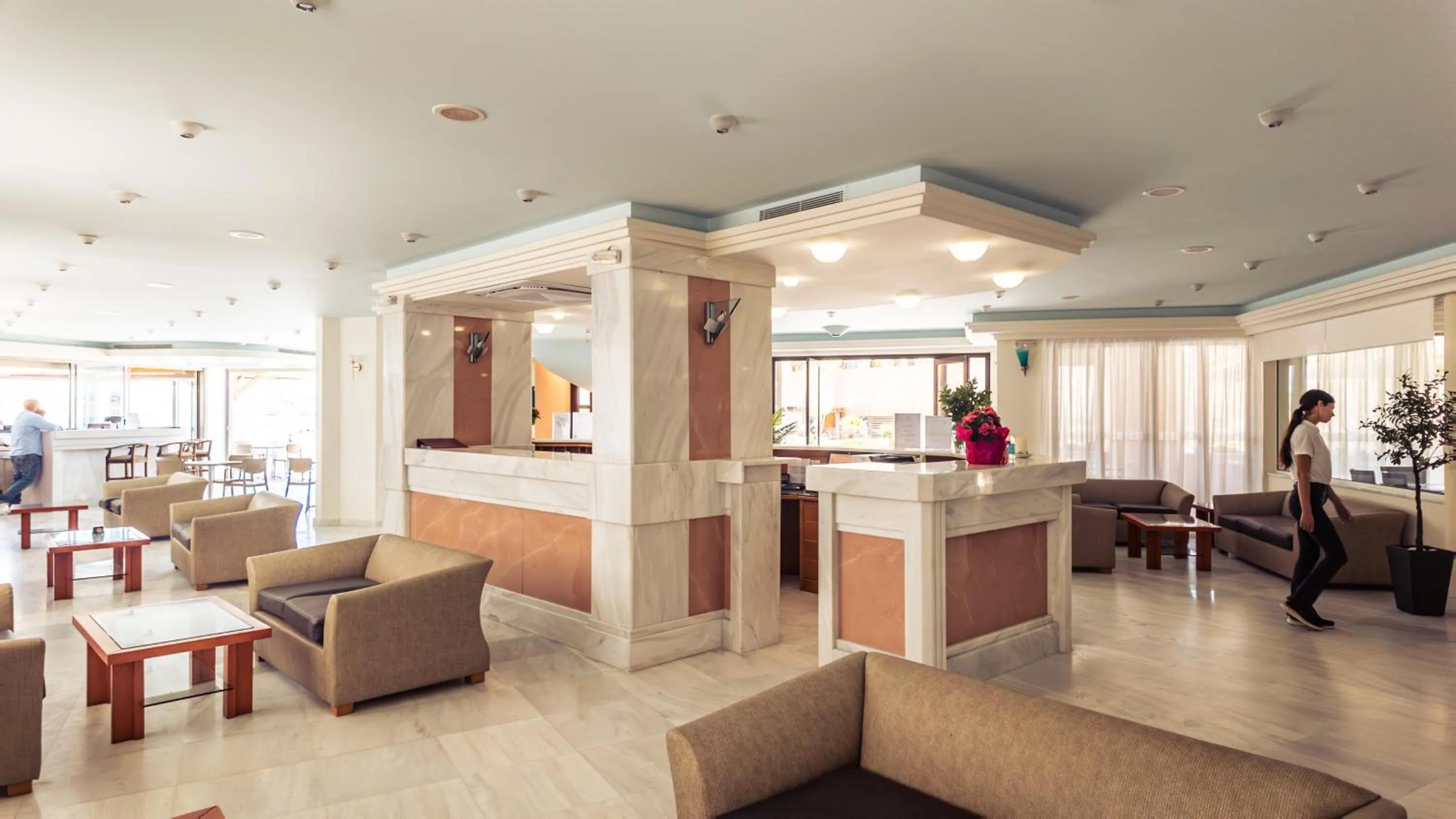 Communal lounge/ TV room in Chrispy Beach Resort, Agia Marina