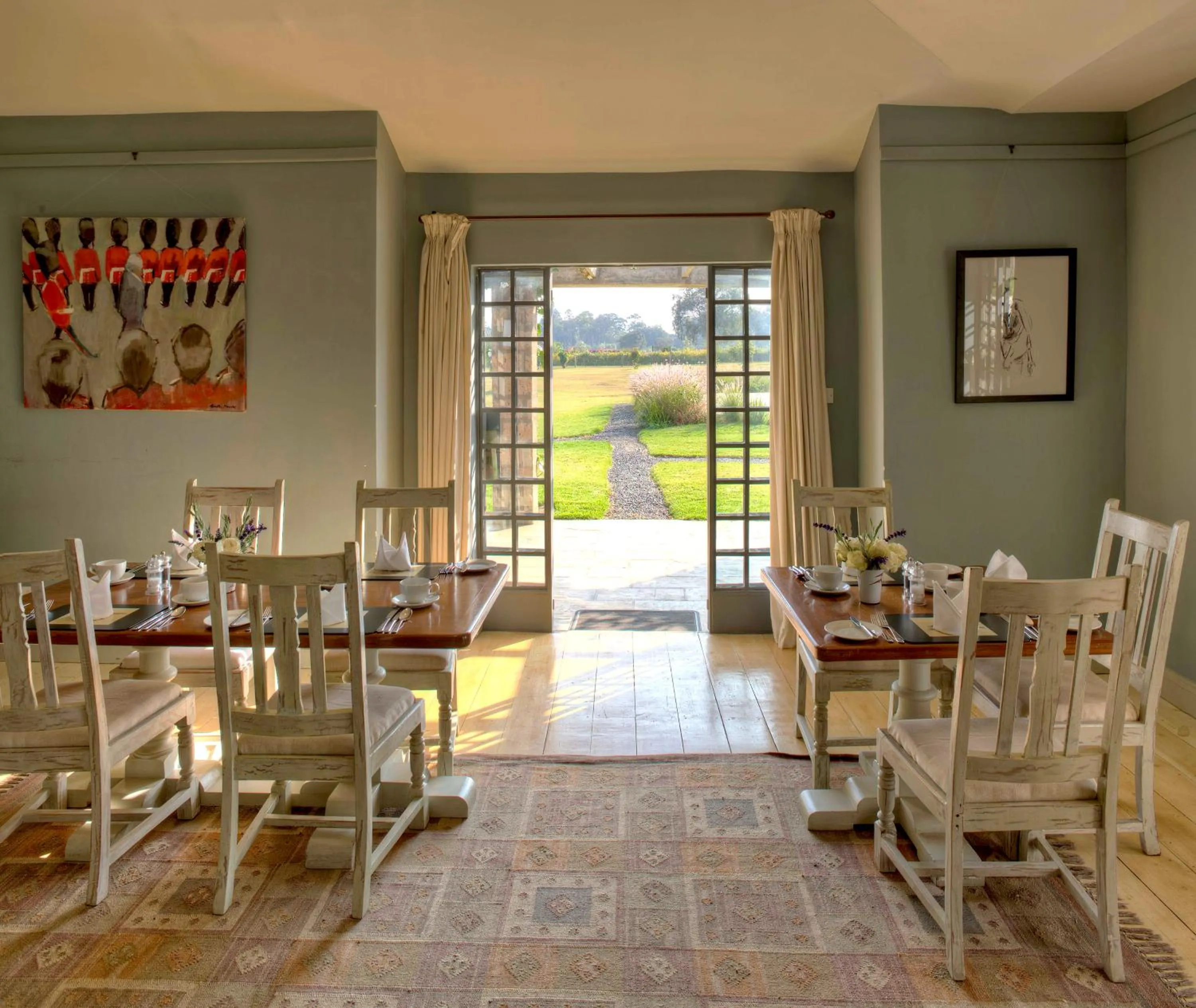 Restaurant/places to eat in Soames Hotel & Jack' s Bar