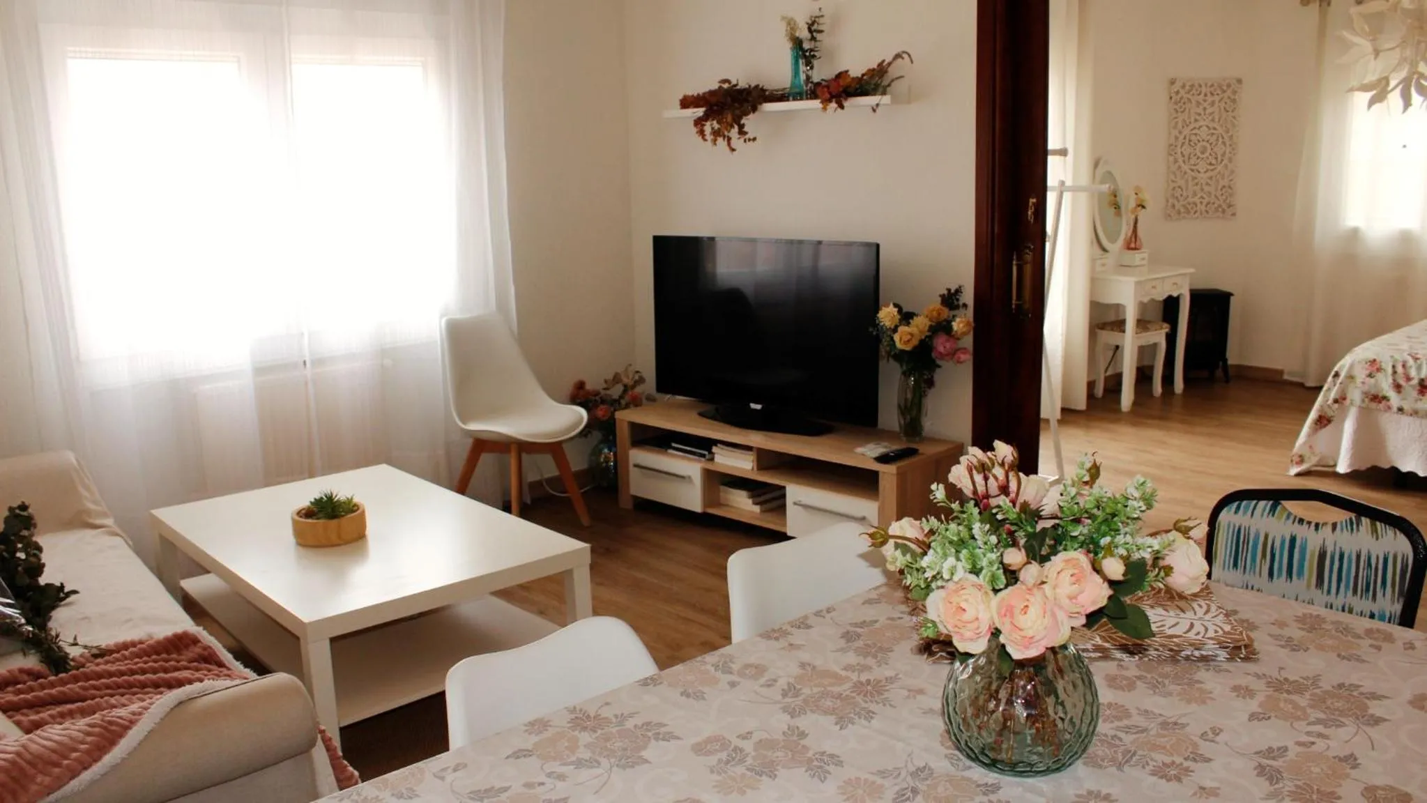 Three-Bedroom Apartment in Apartamentos Oncemolinos con desayuno