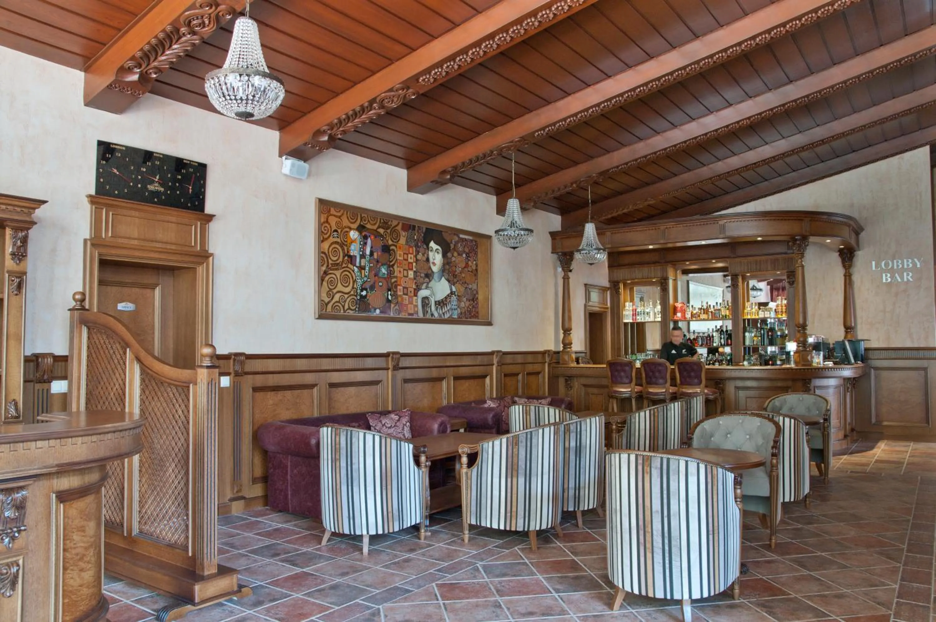 Lounge or bar in Hotel Edelweiss