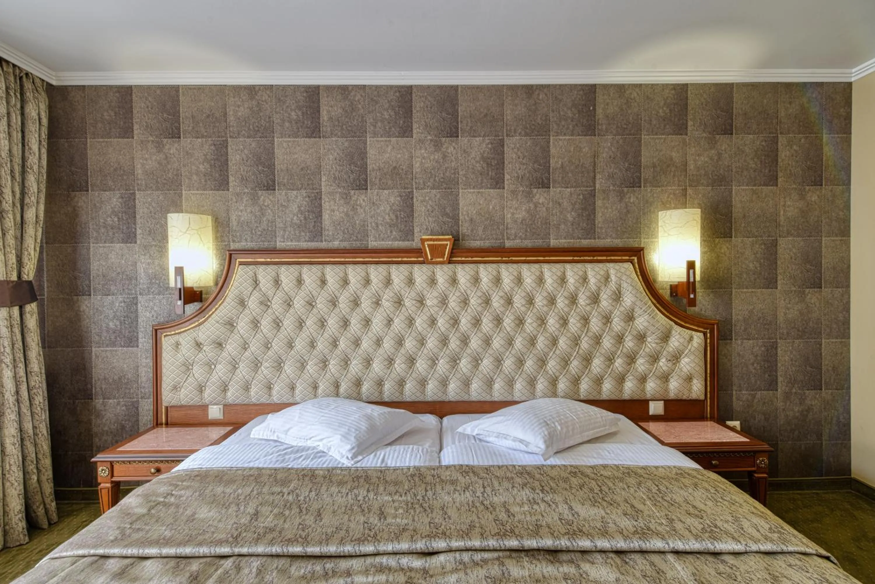 Bed in Hotel Edelweiss