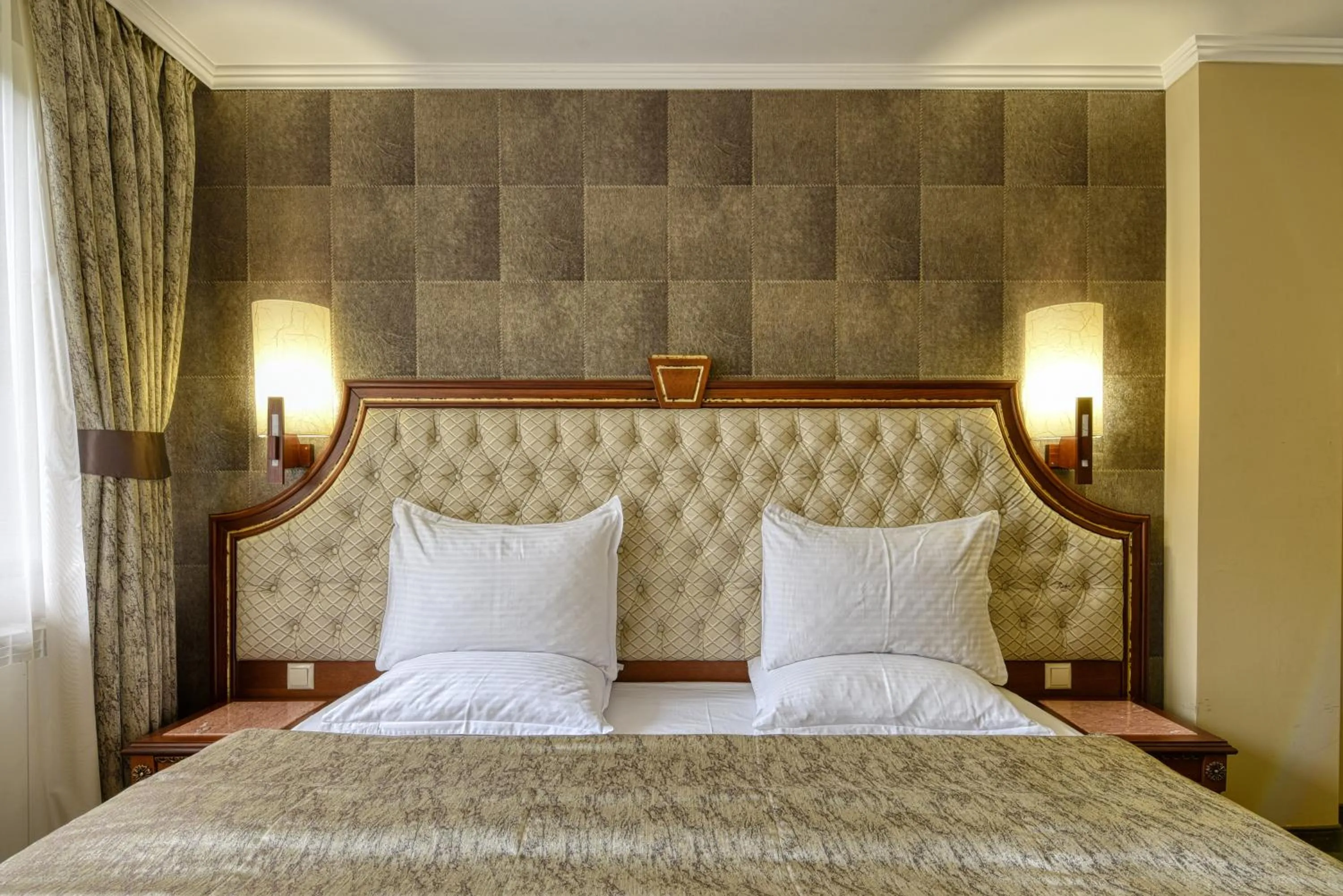 Bed in Hotel Edelweiss