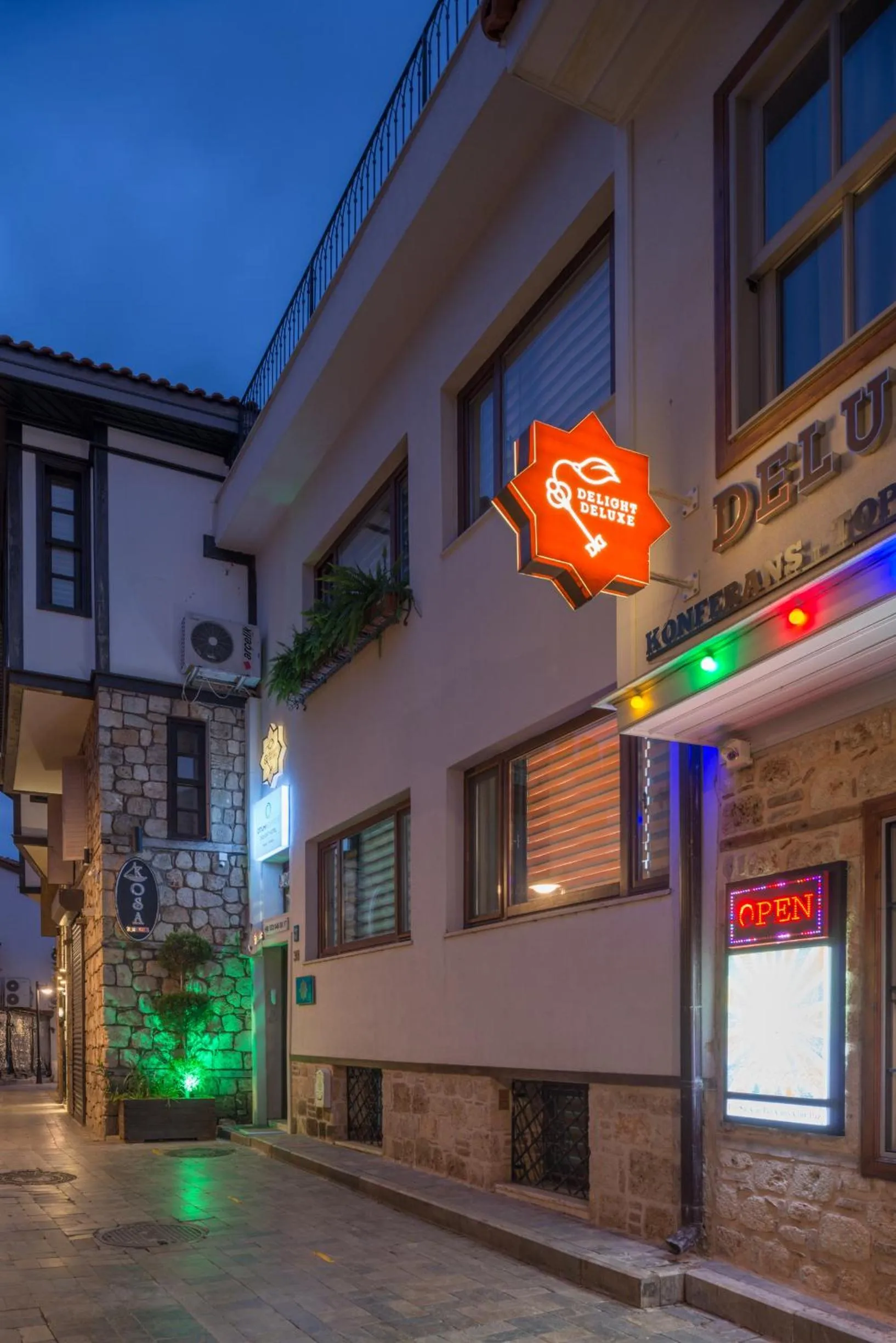 Restaurant/places to eat in Delight Deluxe Aparts