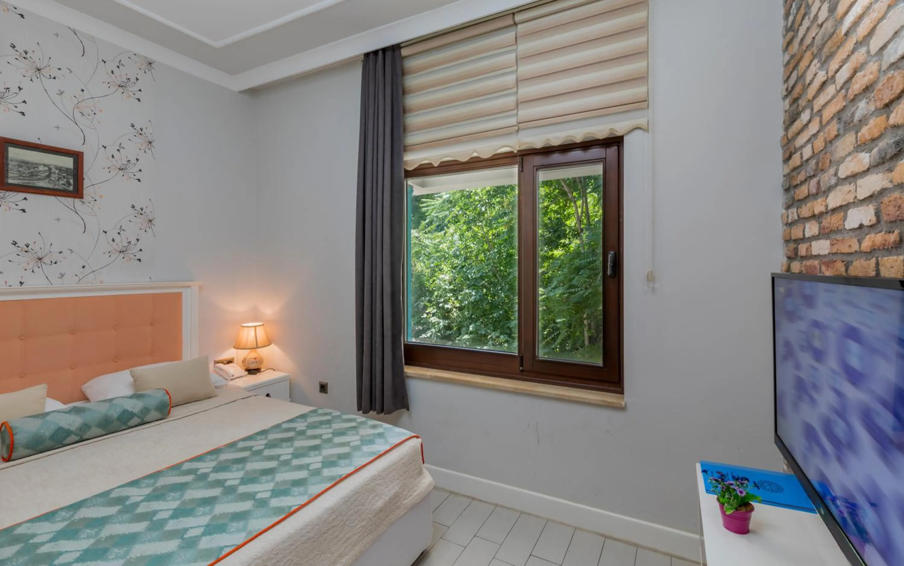 Decorative detail, Bed in Delight Deluxe Aparts