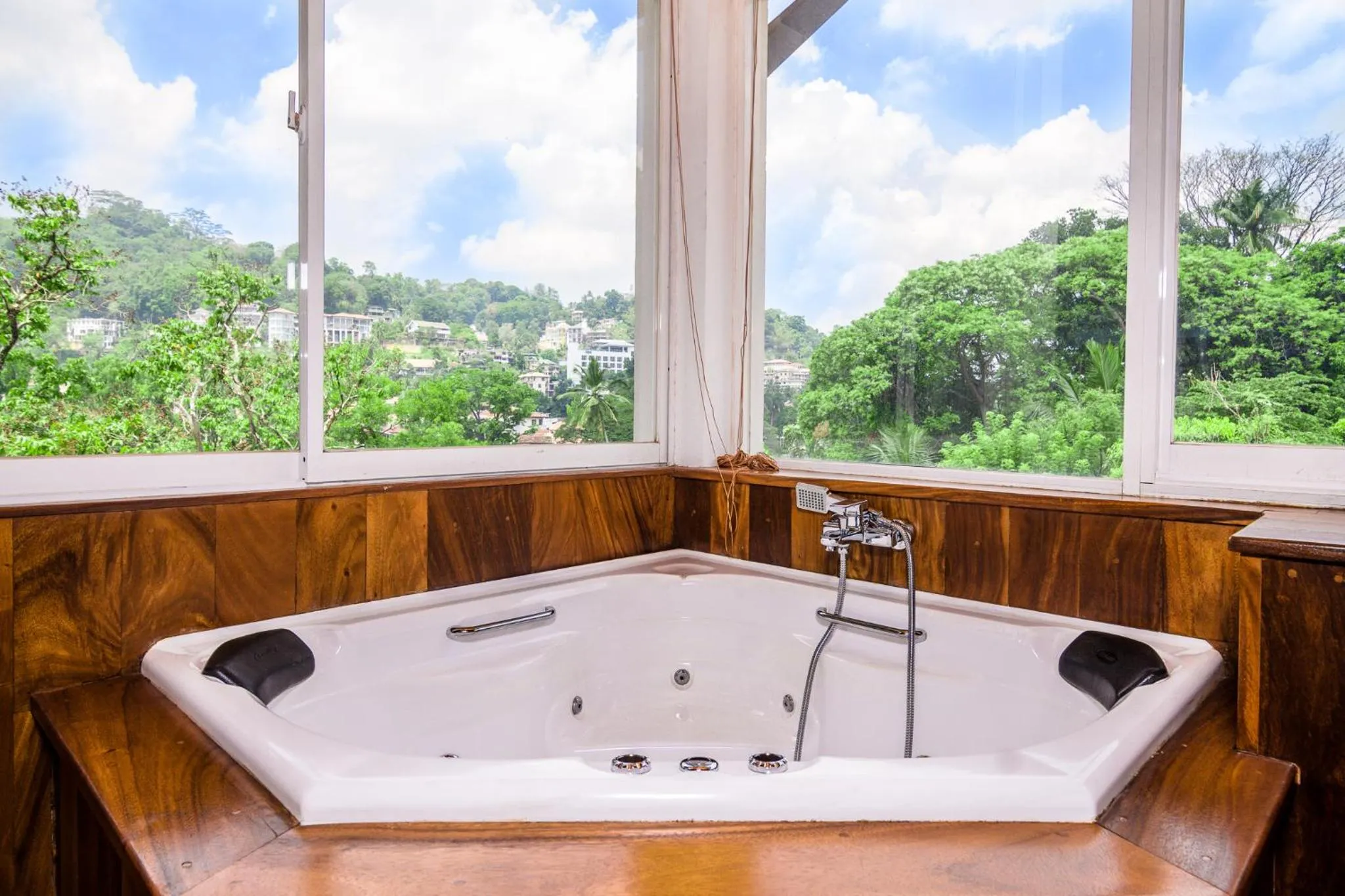 Mountain view in Viyana Boutique Hotel