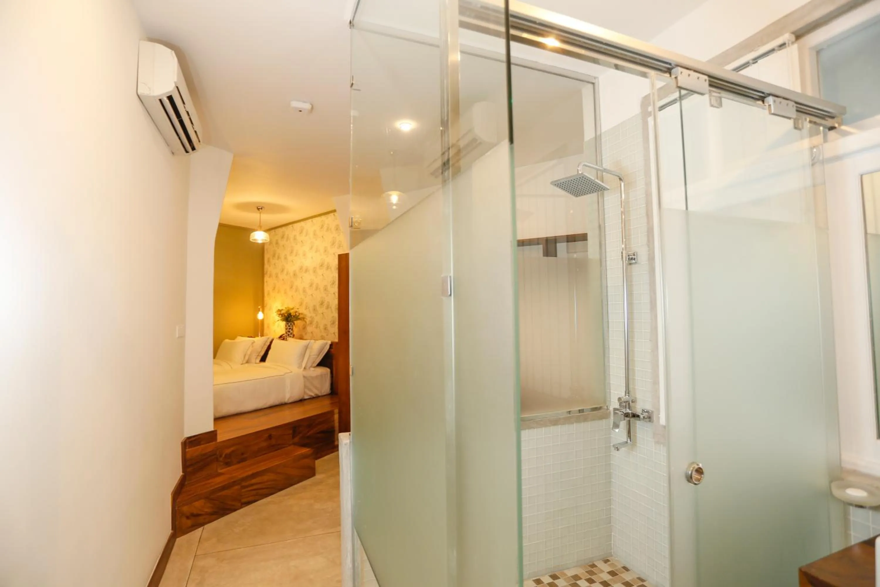 Photo of the whole room, Bed in Viyana Boutique Hotel