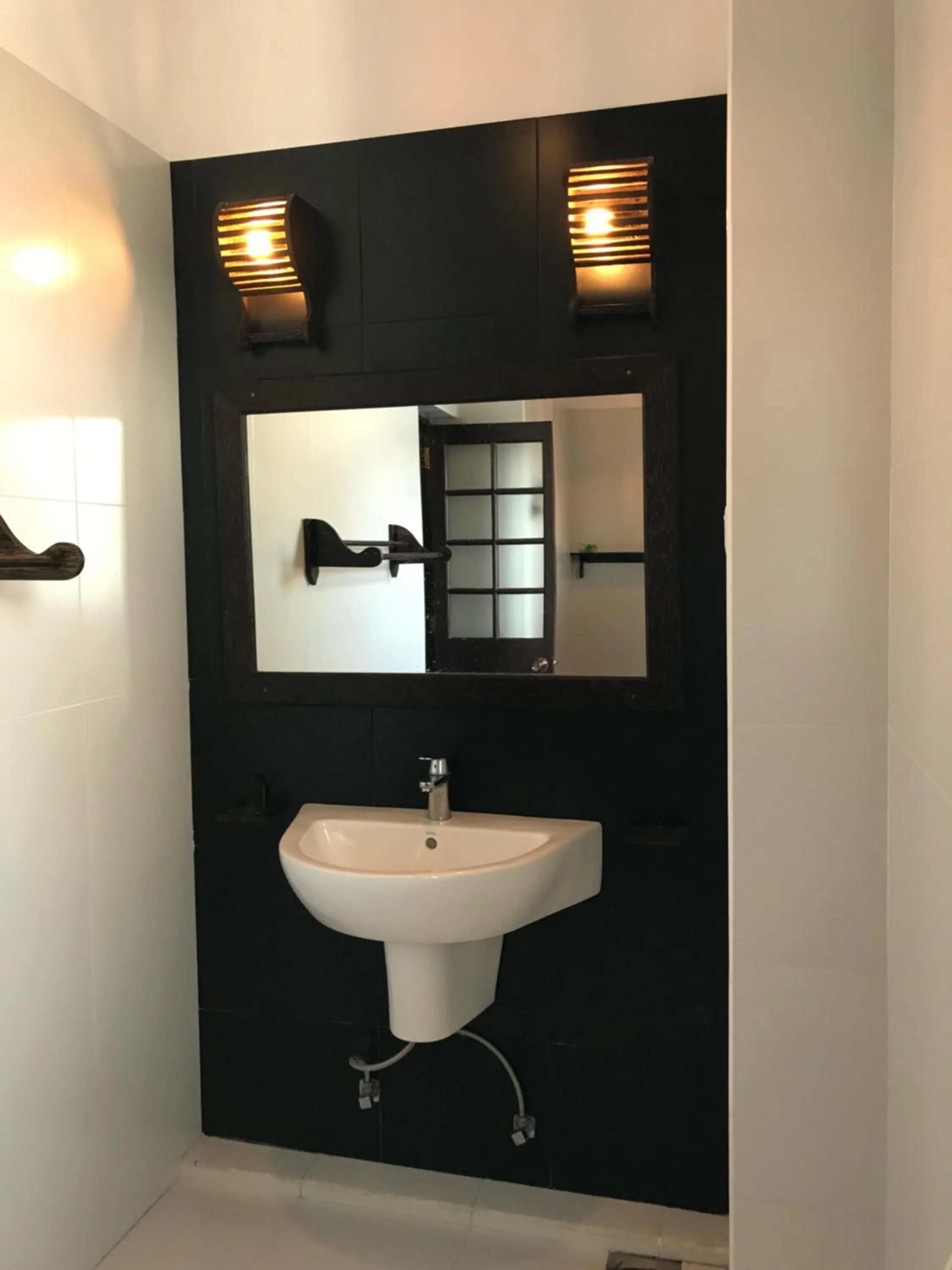 Bathroom in Lagoon Boutique Hotel