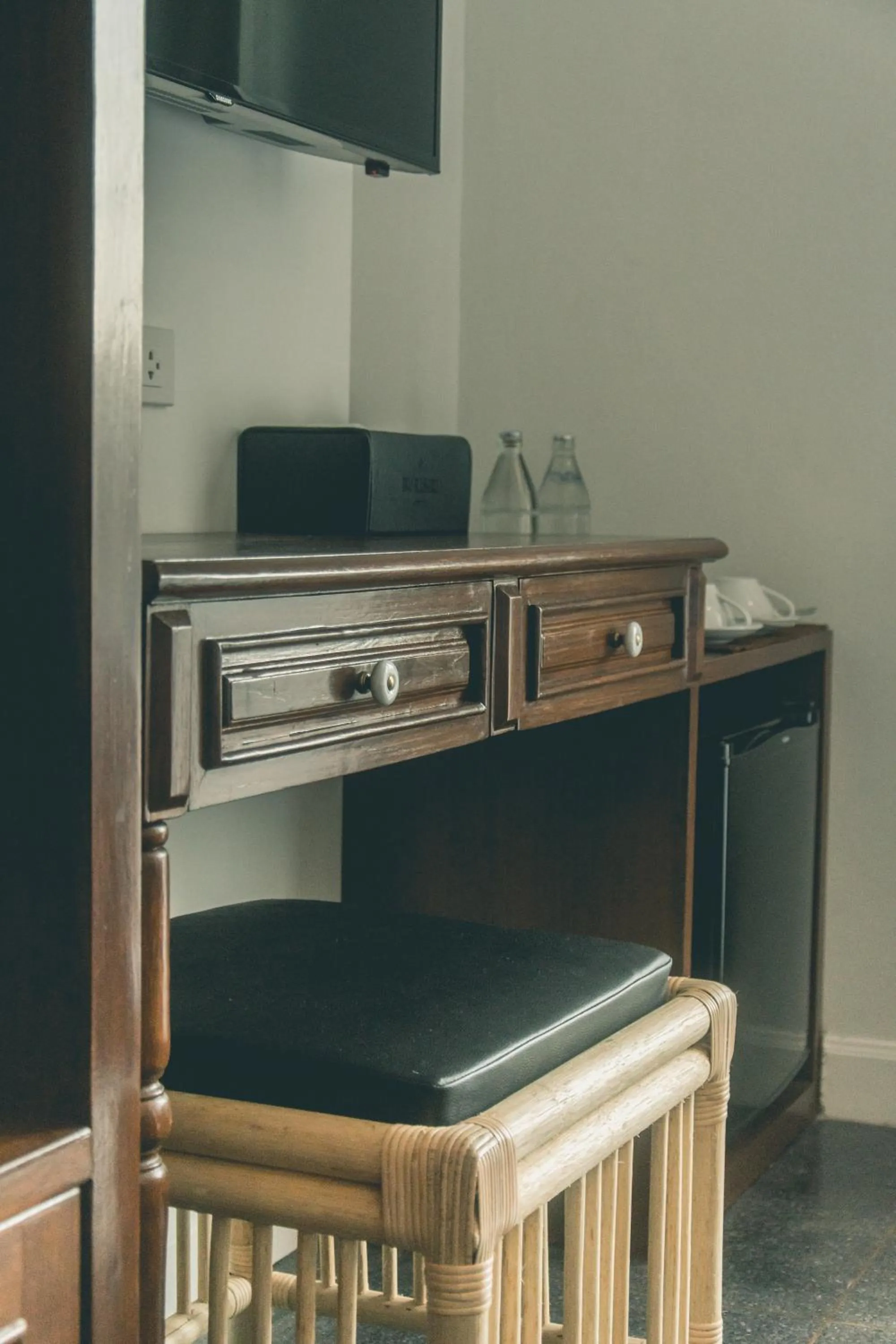 TV and multimedia in Buri Siri Boutique Hotel