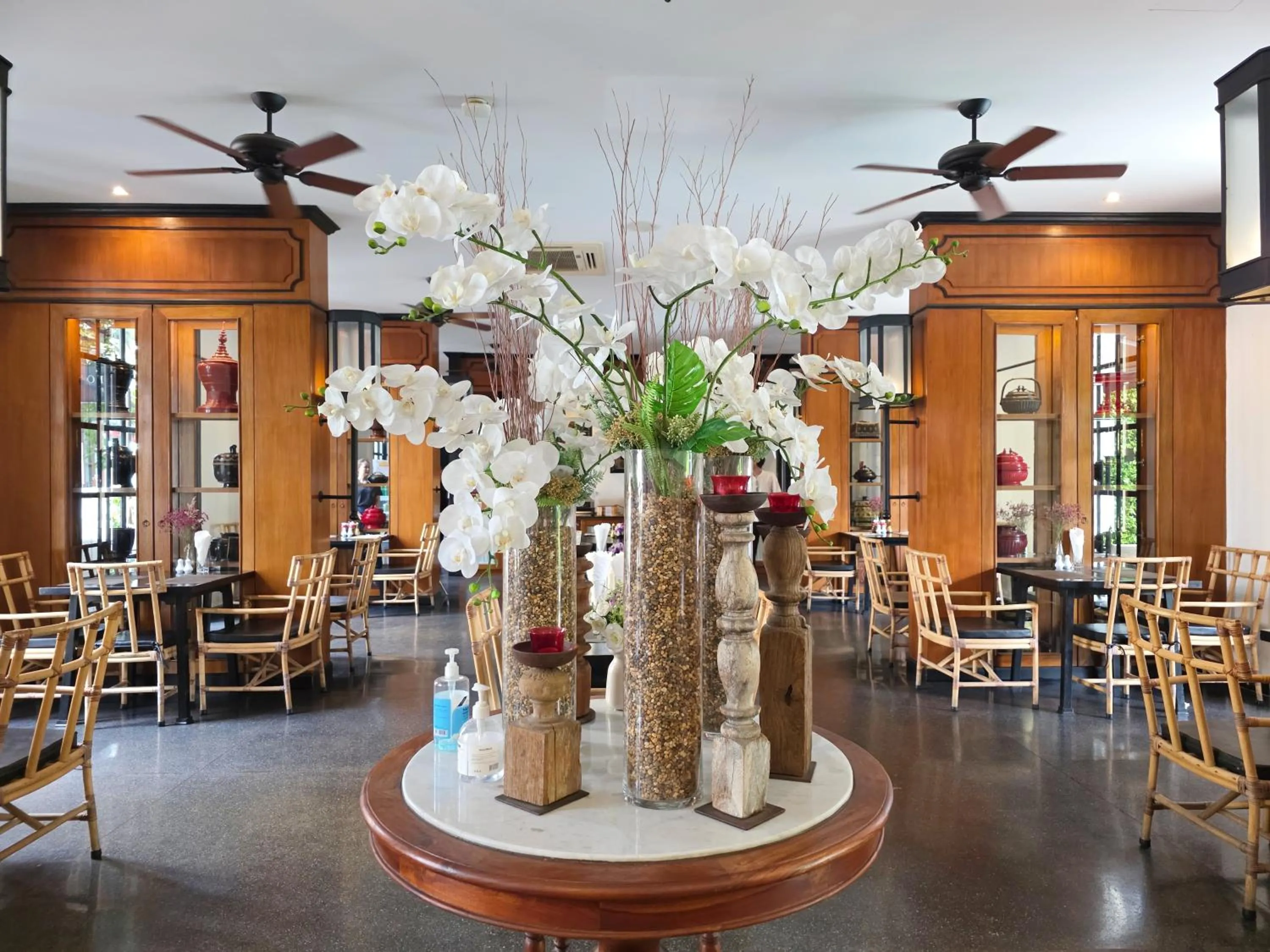 Restaurant/places to eat in Buri Siri Boutique Hotel