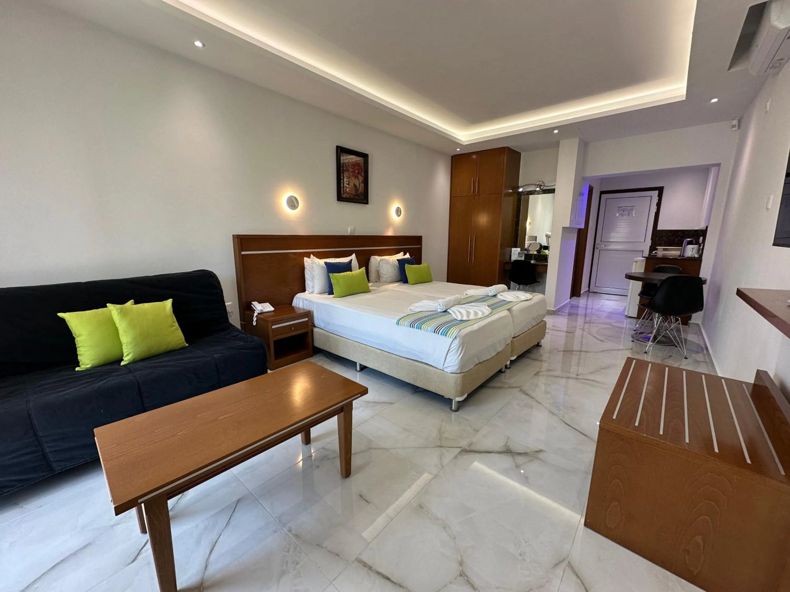 Photo of the whole room, Bed in Loutsiana Deluxe Apts