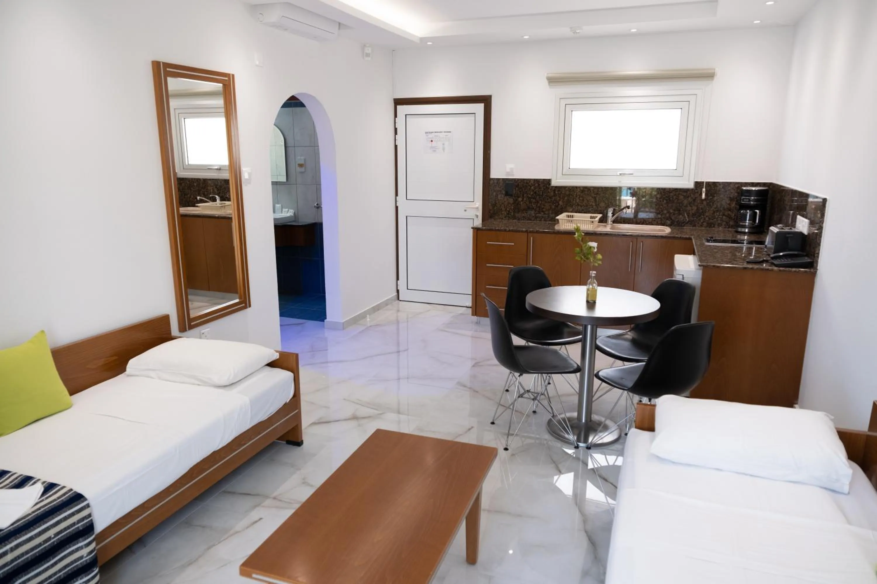 Kitchen or kitchenette, Bed in Loutsiana Deluxe Apts