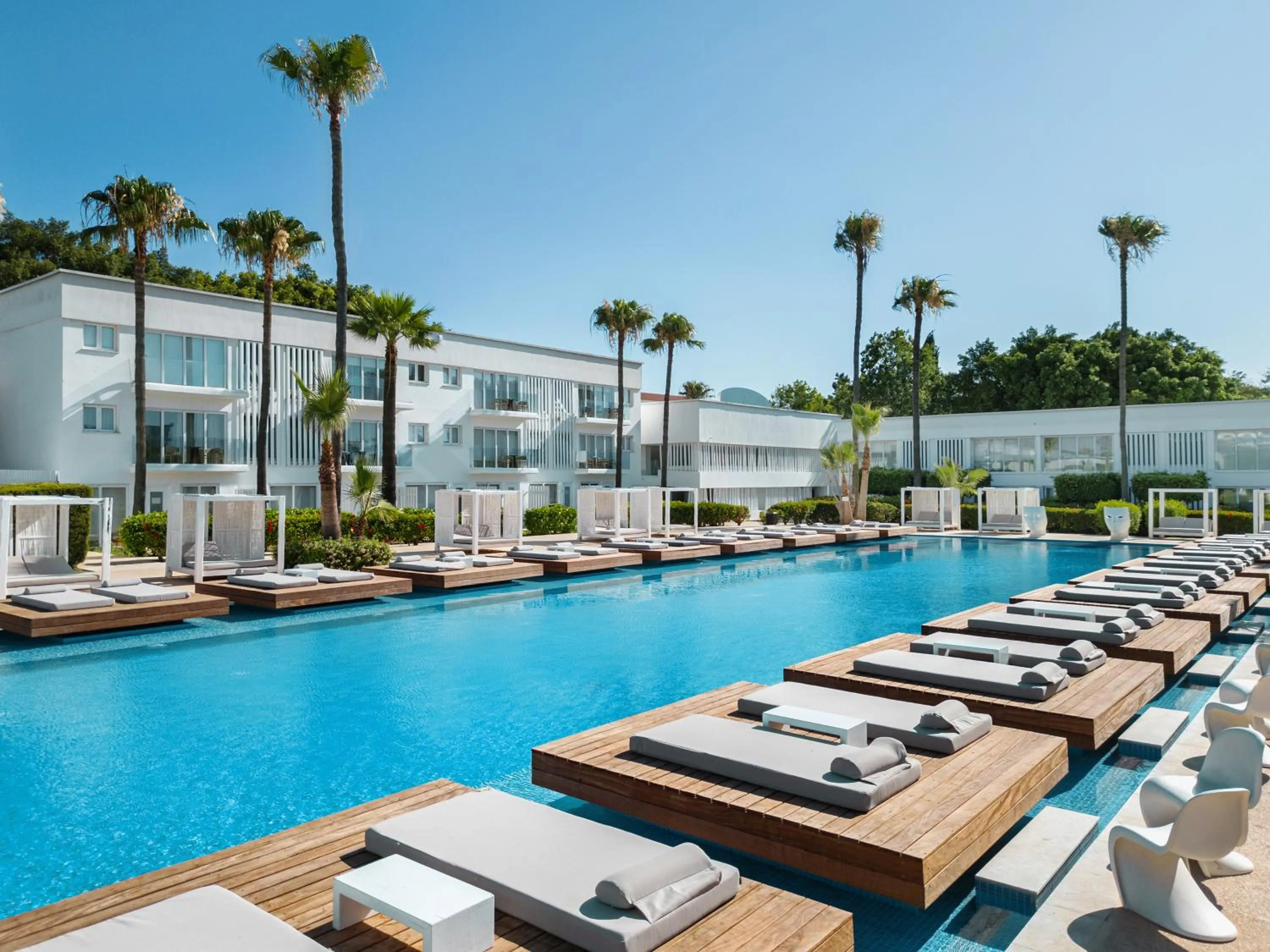 Swimming pool in So Nice Beach Resort