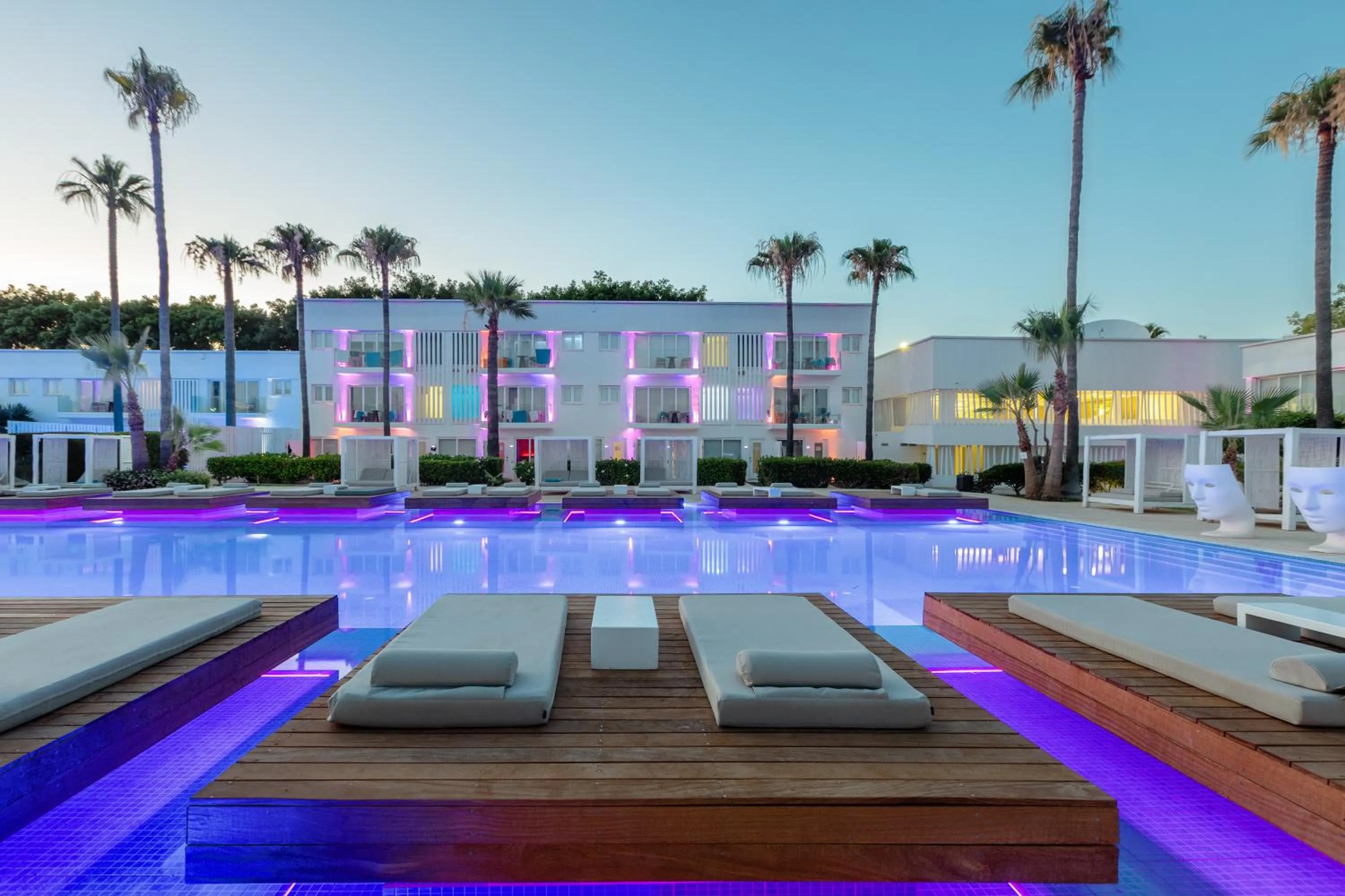 Swimming pool in So Nice Beach Resort