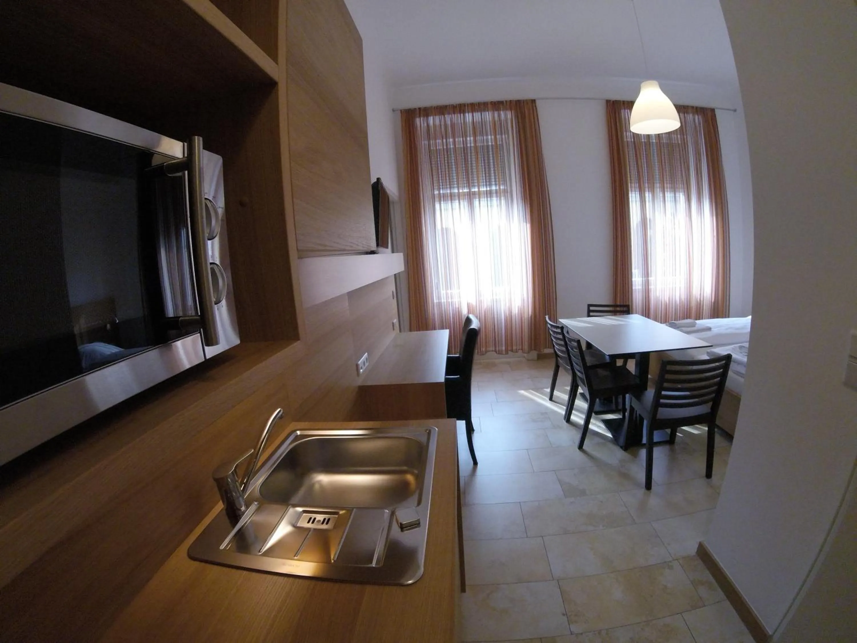 Photo of the whole room in Hotel Aton