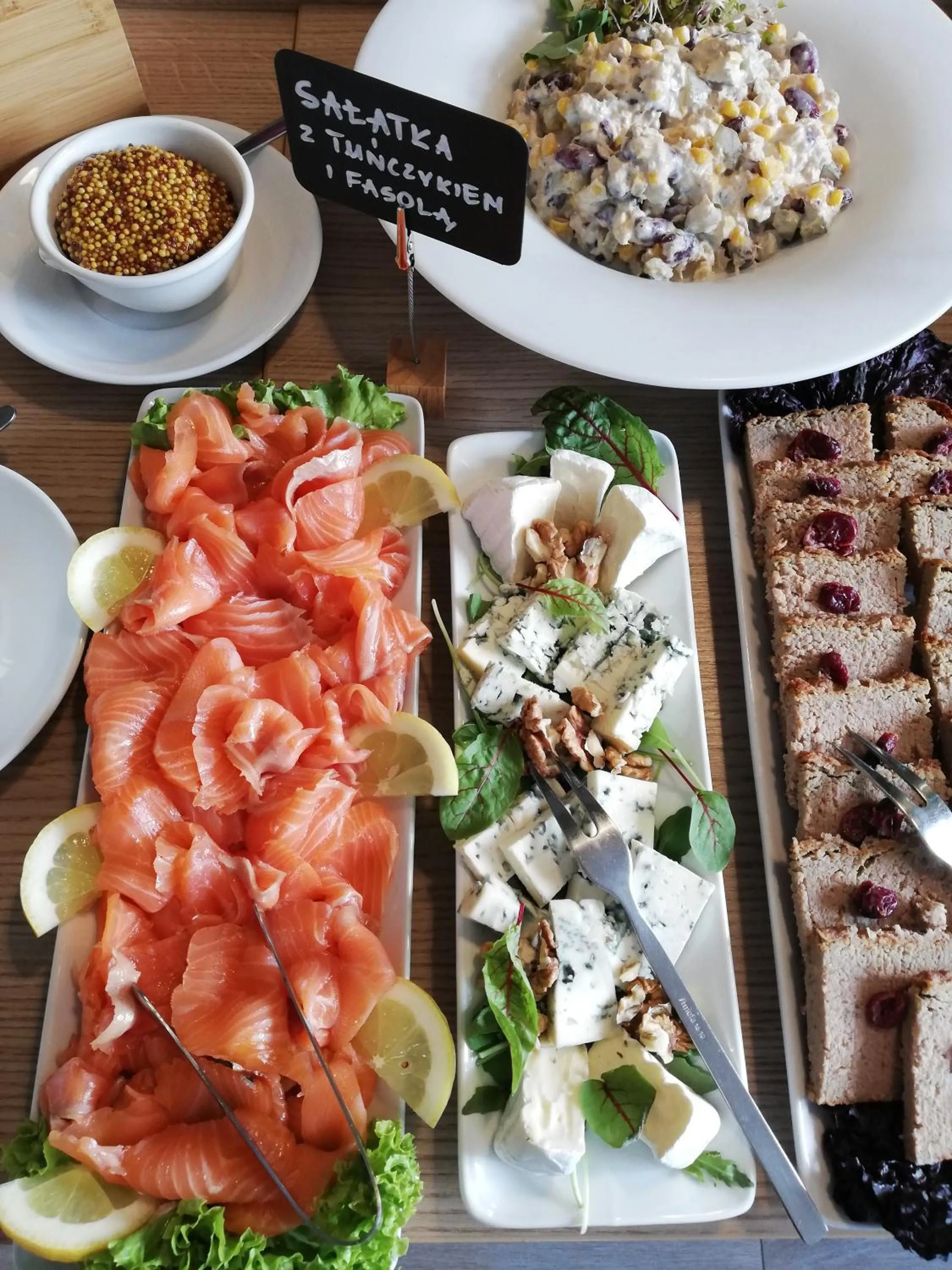 Buffet breakfast in Tulipanowy Gościniec