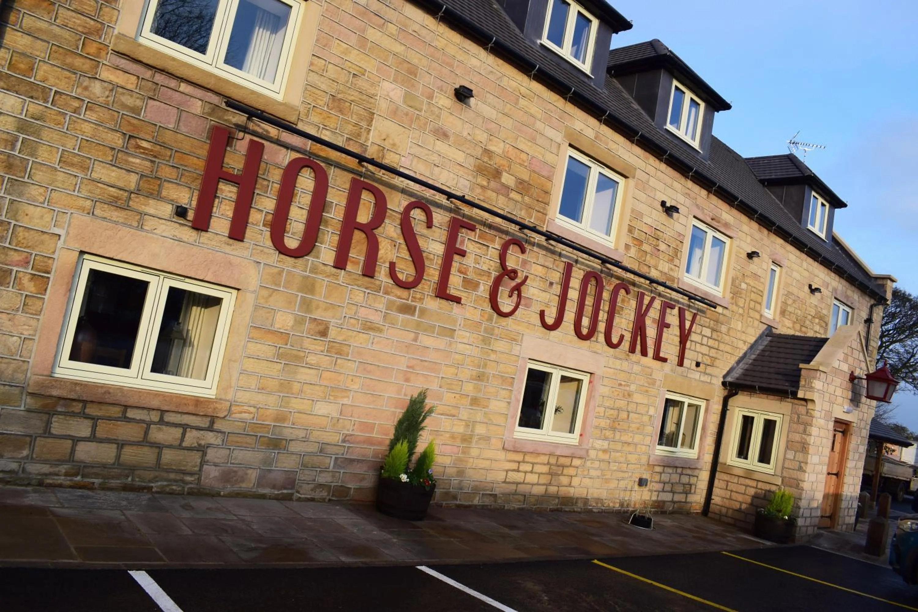 Facade/entrance in The Horse & Jockey