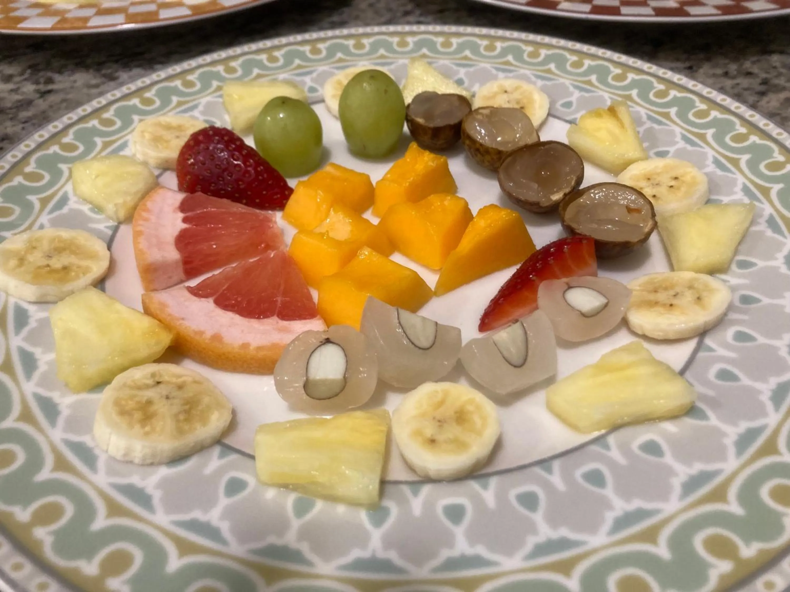 Breakfast in Hilo Bay Oceanfront Bed and Breakfast