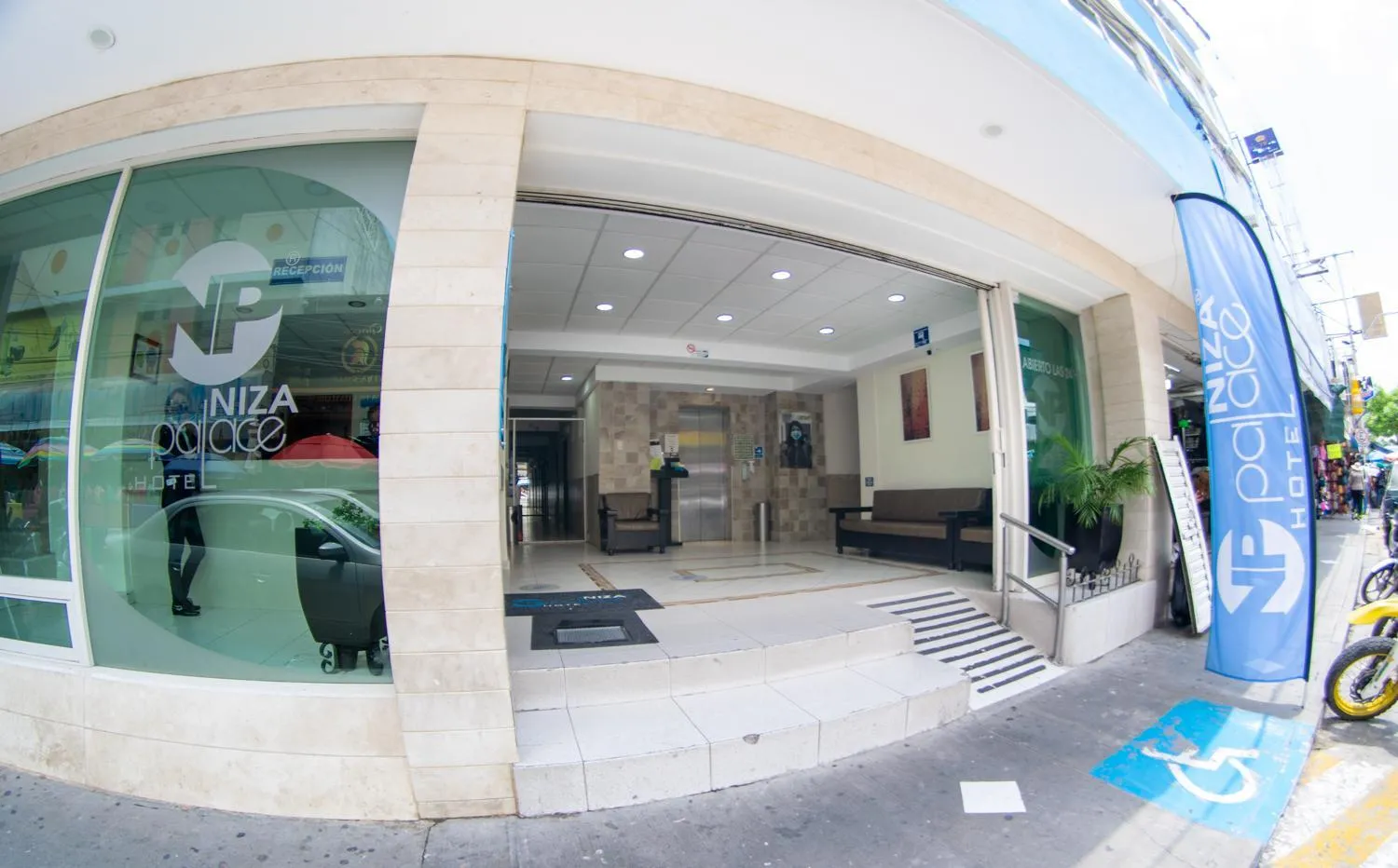 Facade/entrance in Hotel Niza Zona Piel