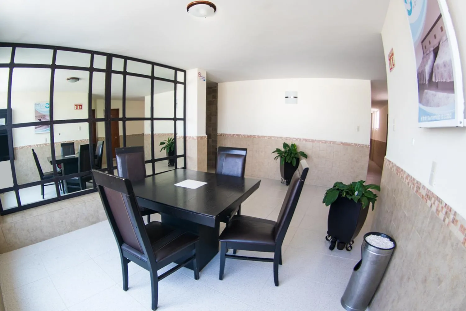 Seating area in Hotel Niza Zona Piel