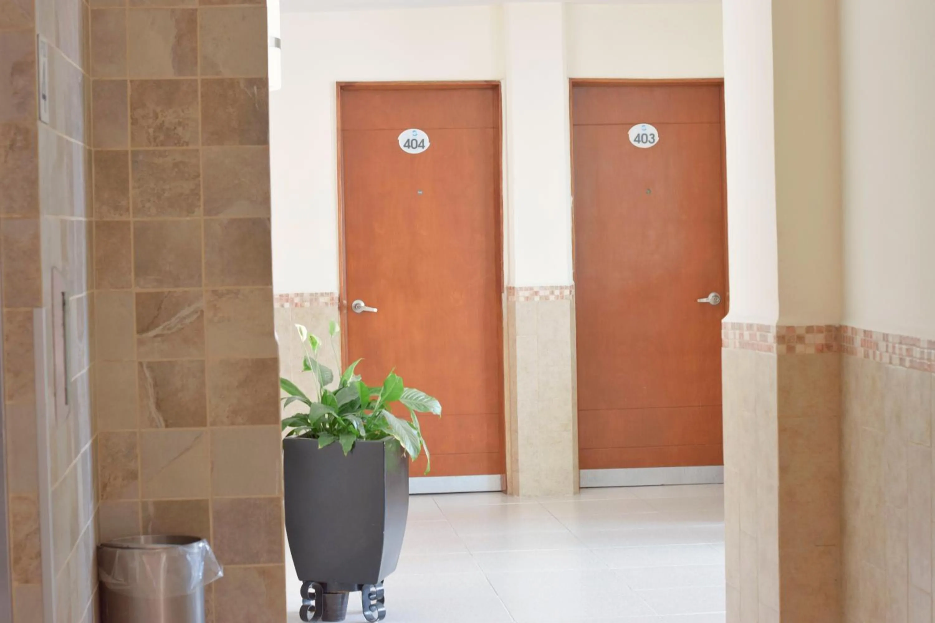 Property building in Hotel Niza Zona Piel