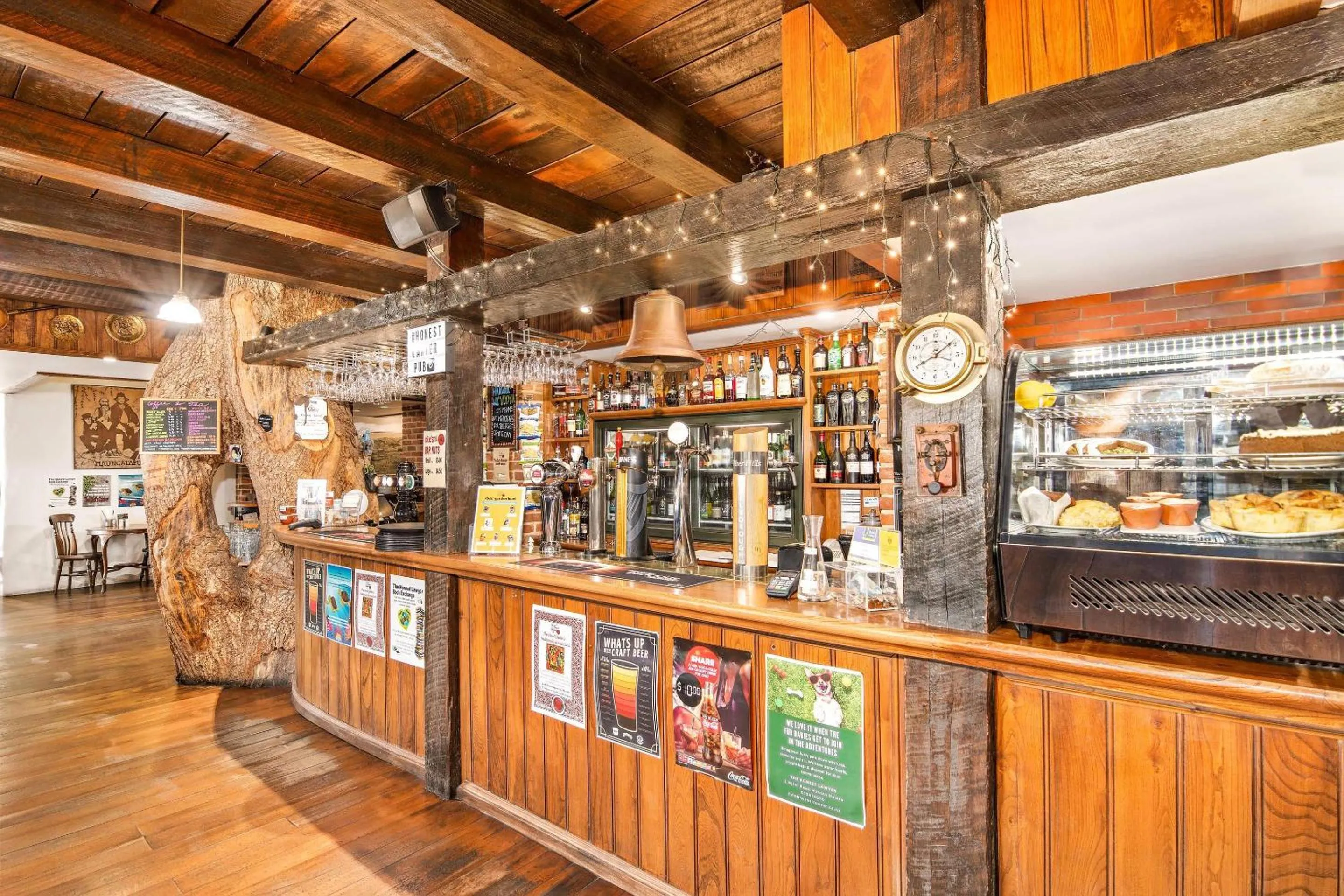 Restaurant/places to eat in The Honest Lawyer, an Ascend Collection Hotel