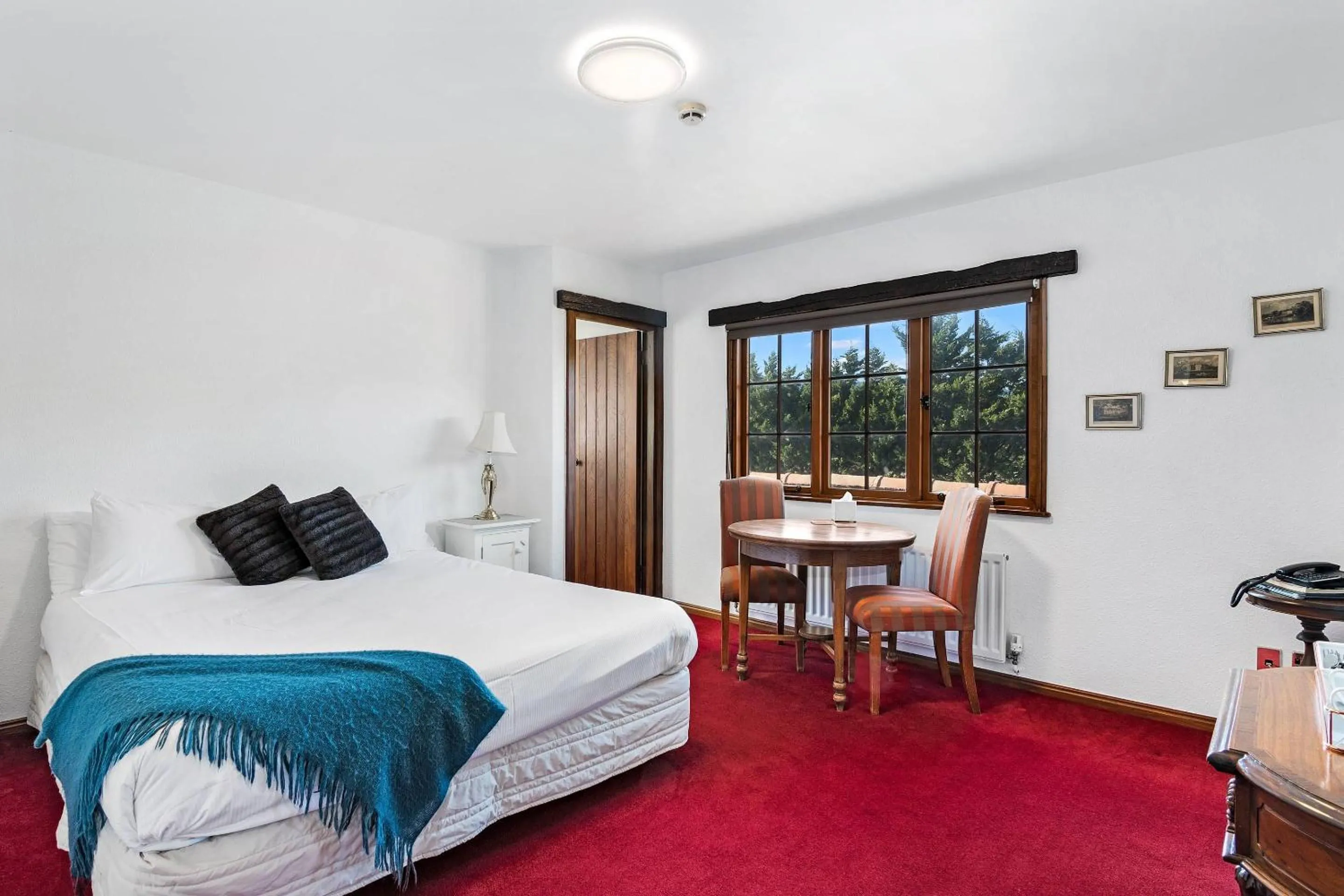 Bedroom, Bed in The Honest Lawyer, an Ascend Collection Hotel