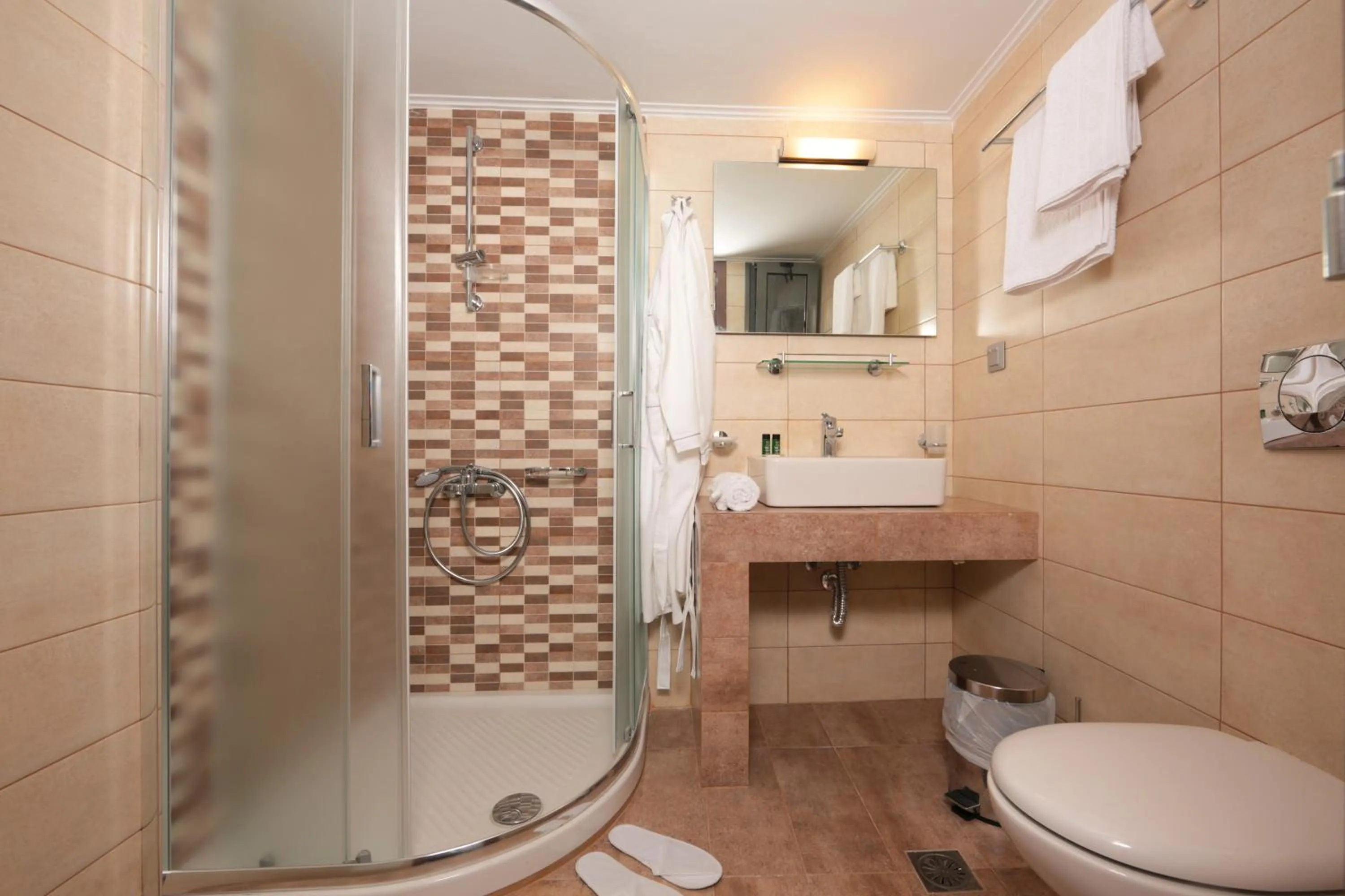 Toilet in Meni Apartments