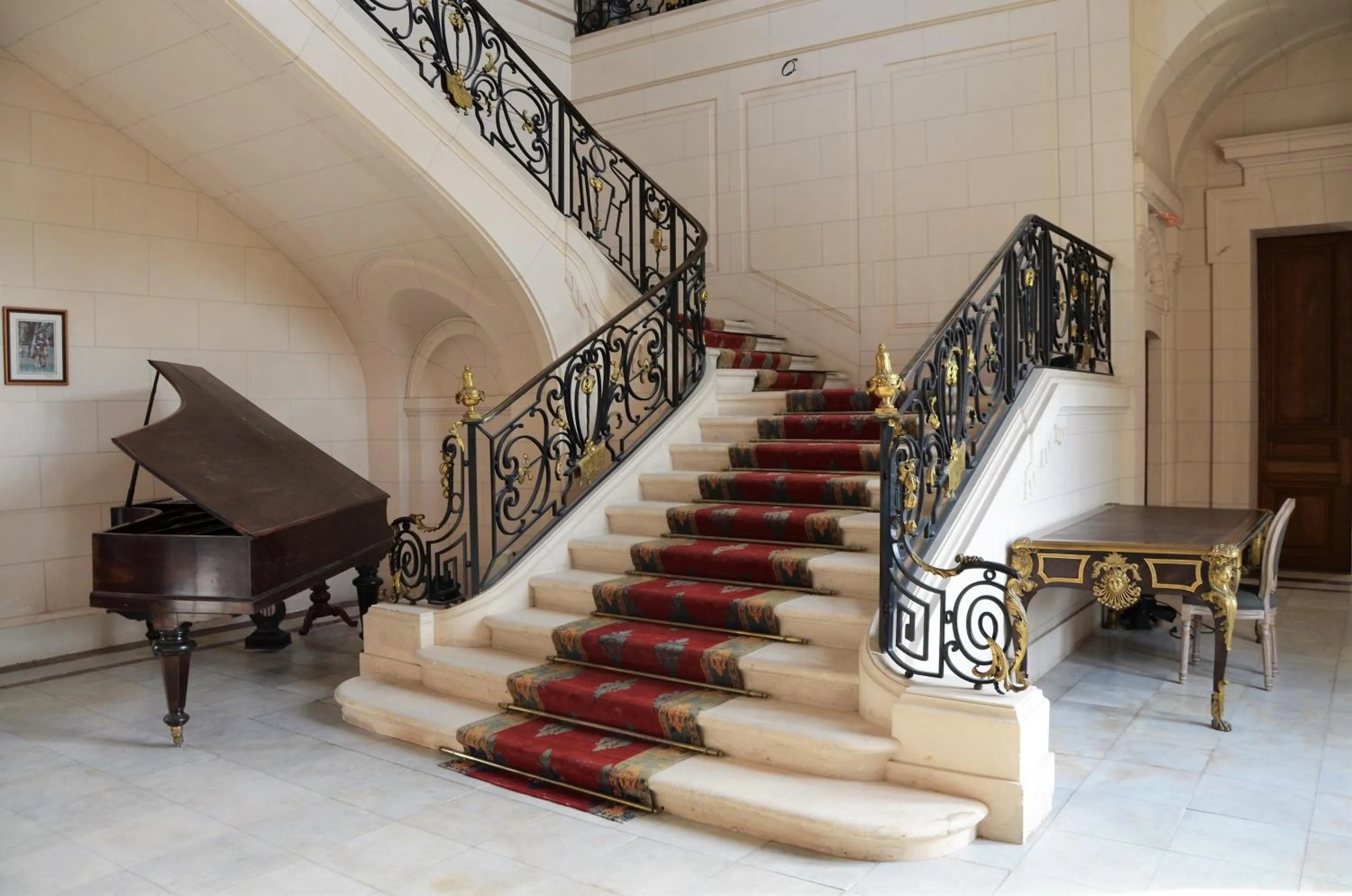 Lobby or reception in The Originals le Château de Dissay Poitiers
