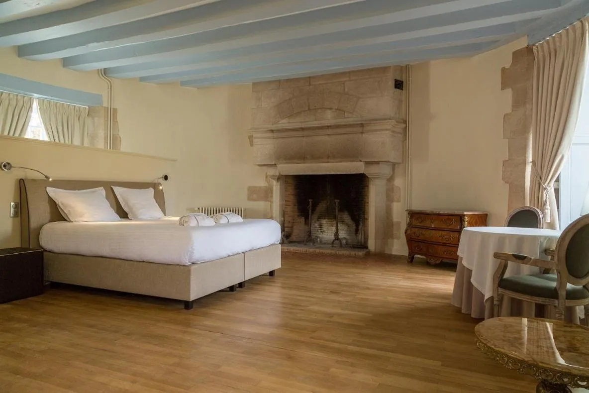 Bed in The Originals le Château de Dissay Poitiers