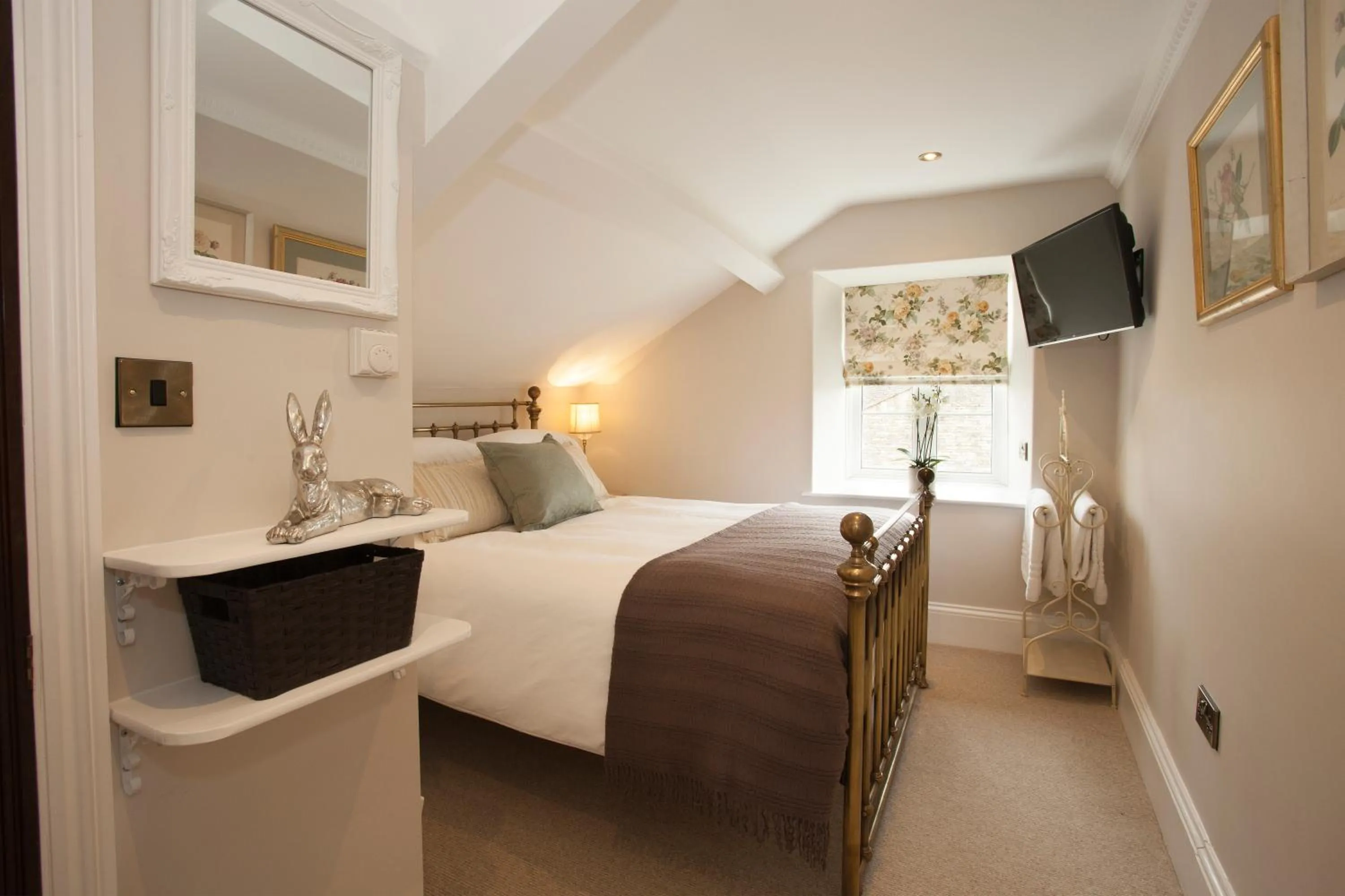 Bed in Victoria House