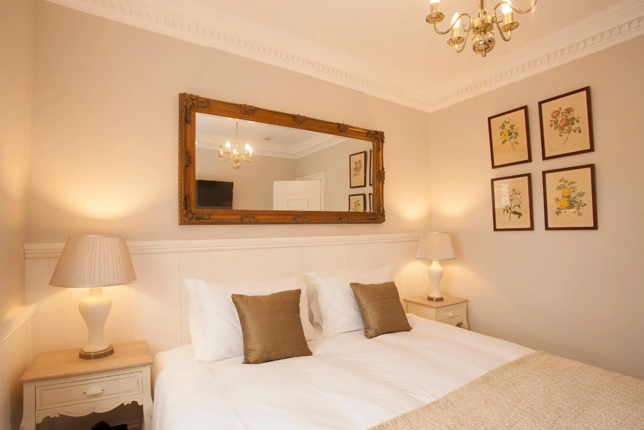 Bed in Victoria House