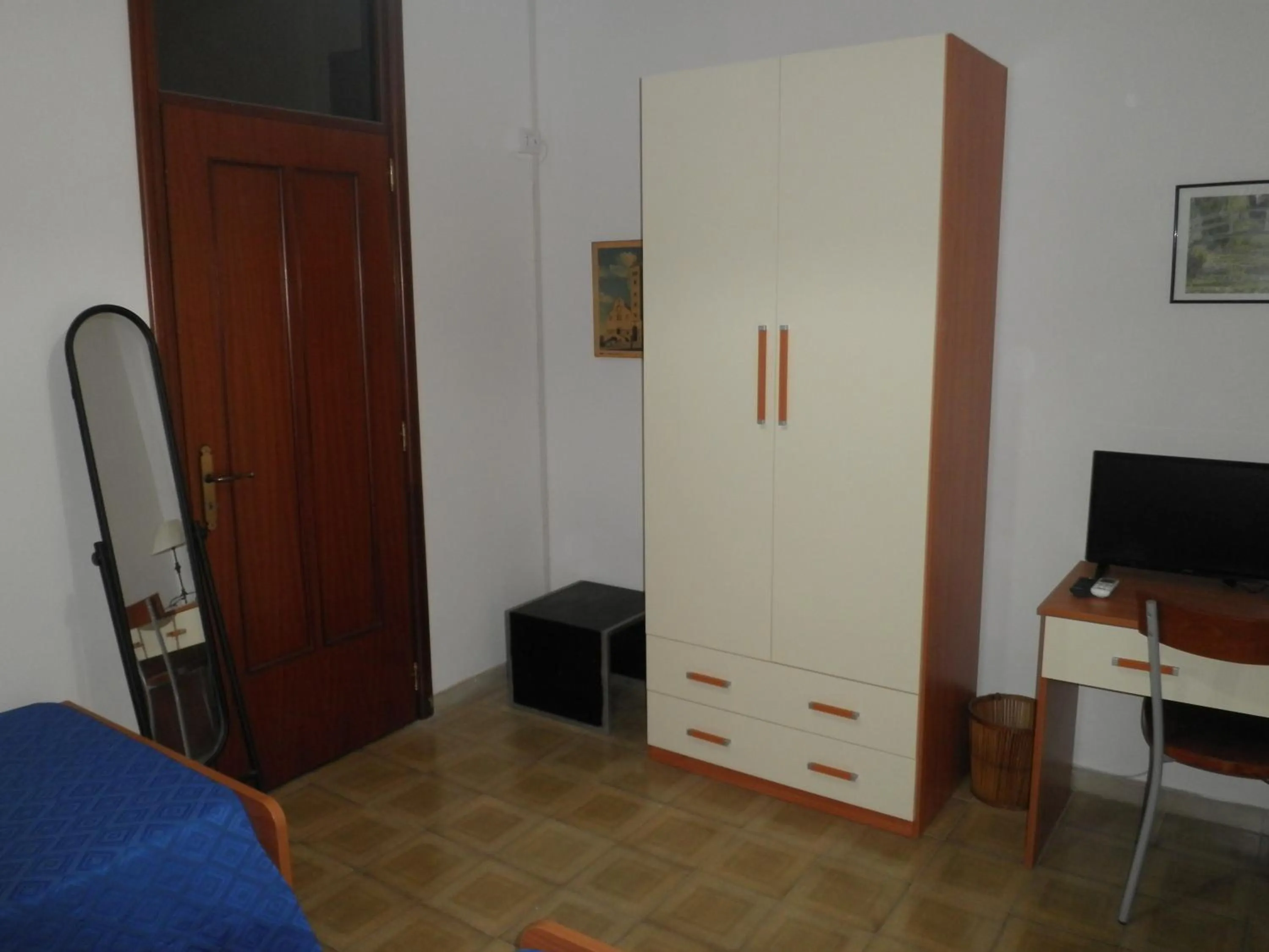 Photo of the whole room in Don Milani