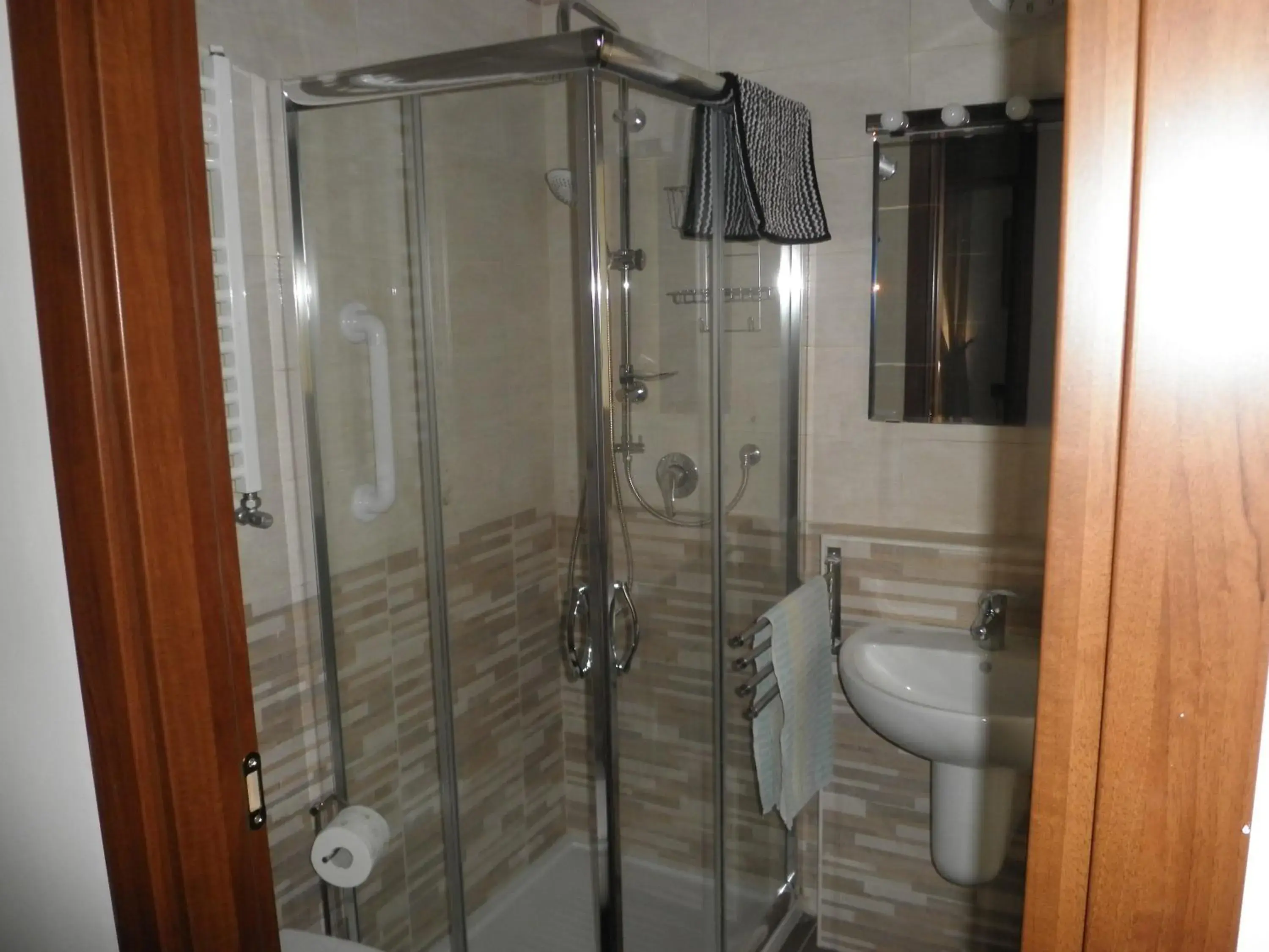 Twin Room with Private External Bathroom - single occupancy in Don Milani Twin Room with Private External Bathroom - single occupancy in Don Milani