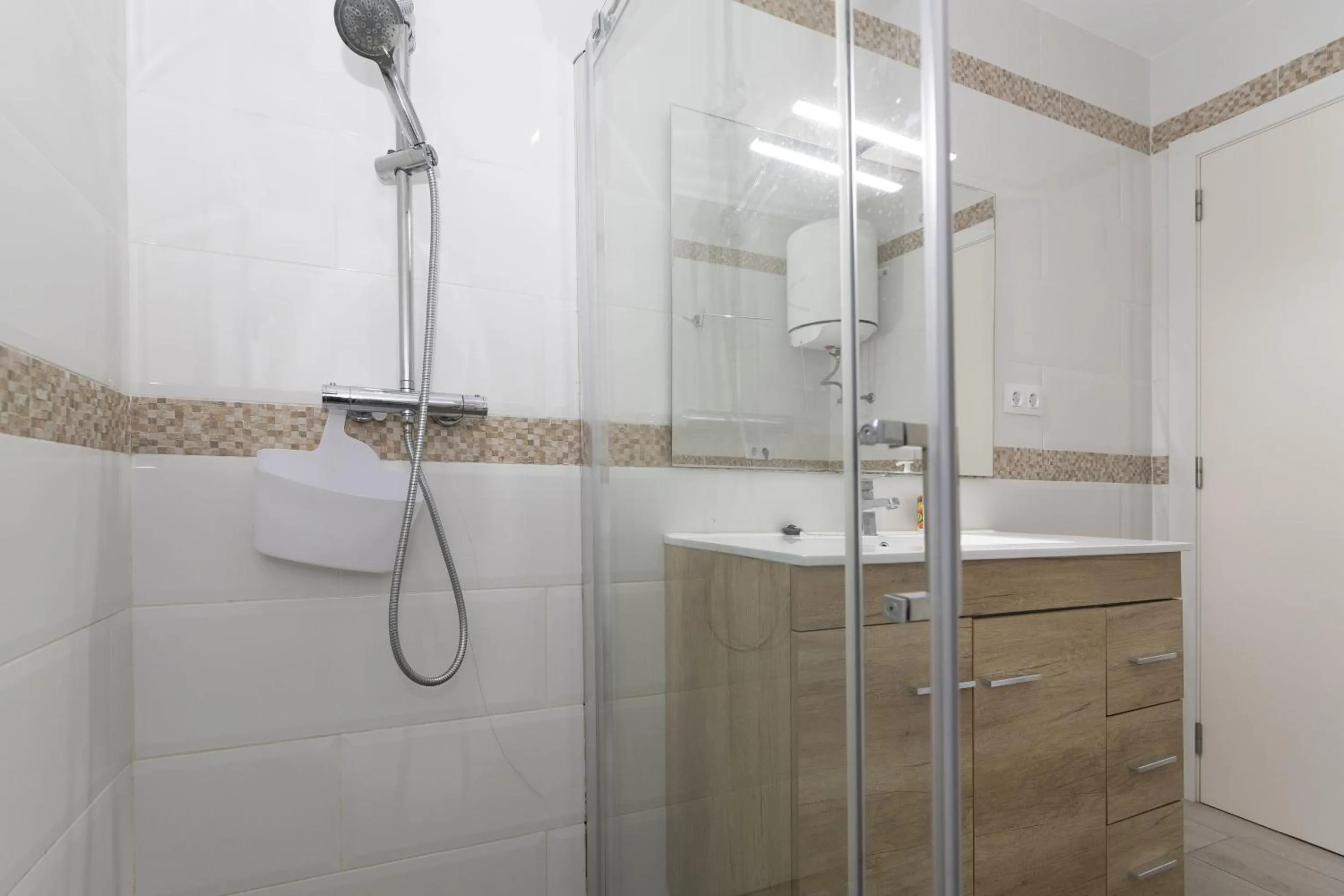 Shower in Trompeta Azul