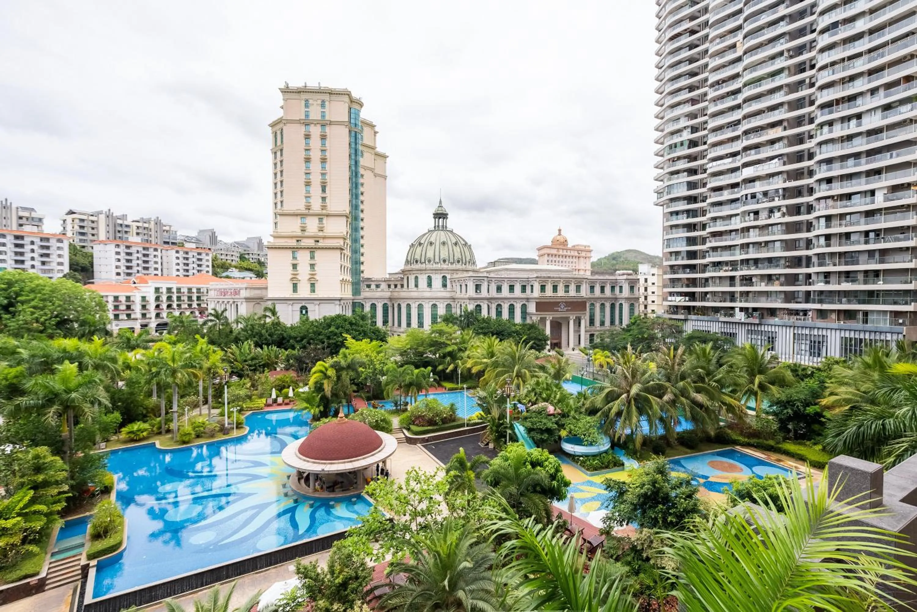Pool view in Sanya Yikehai View Apartments