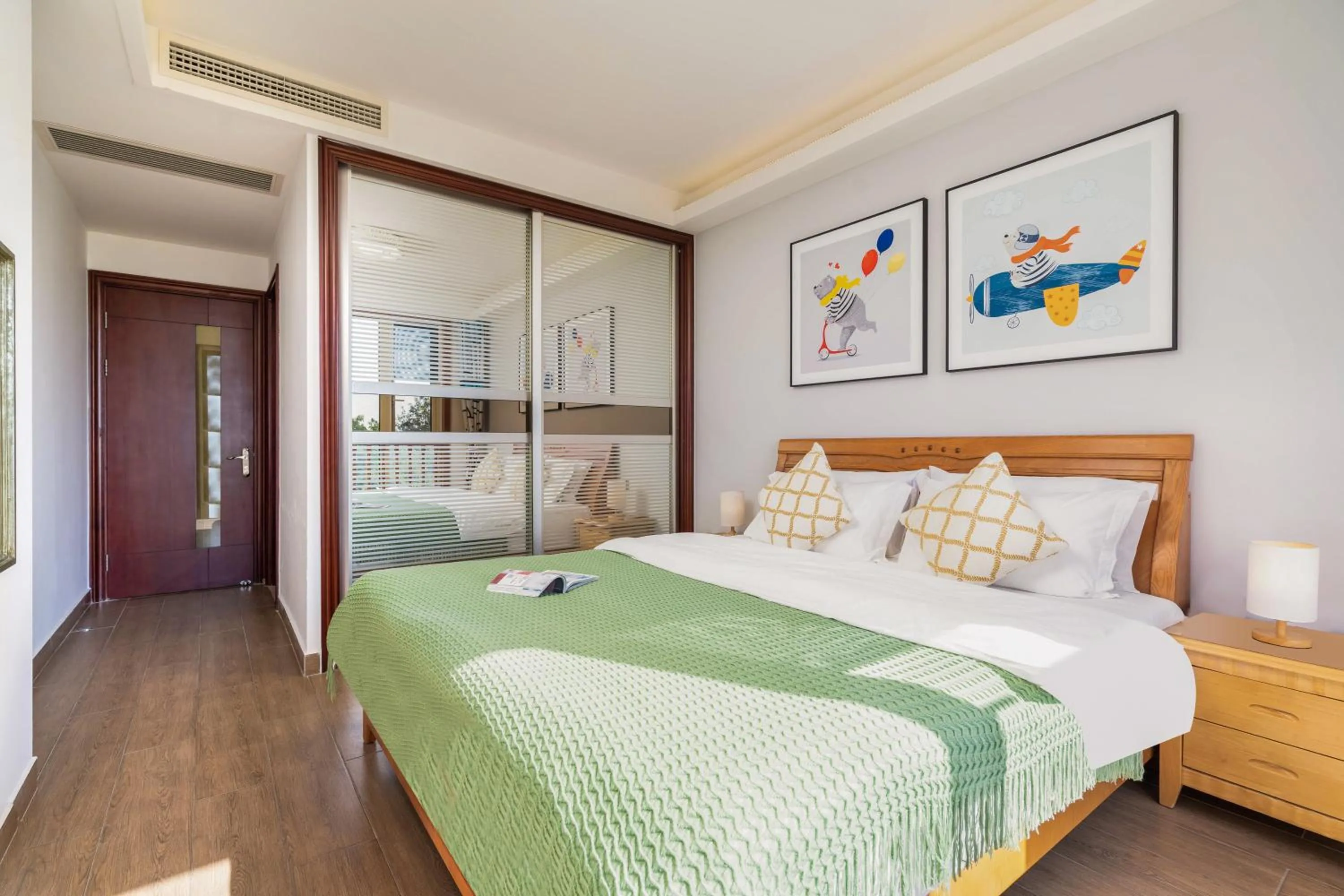 Bedroom, Bed in Sanya Yikehai View Apartments