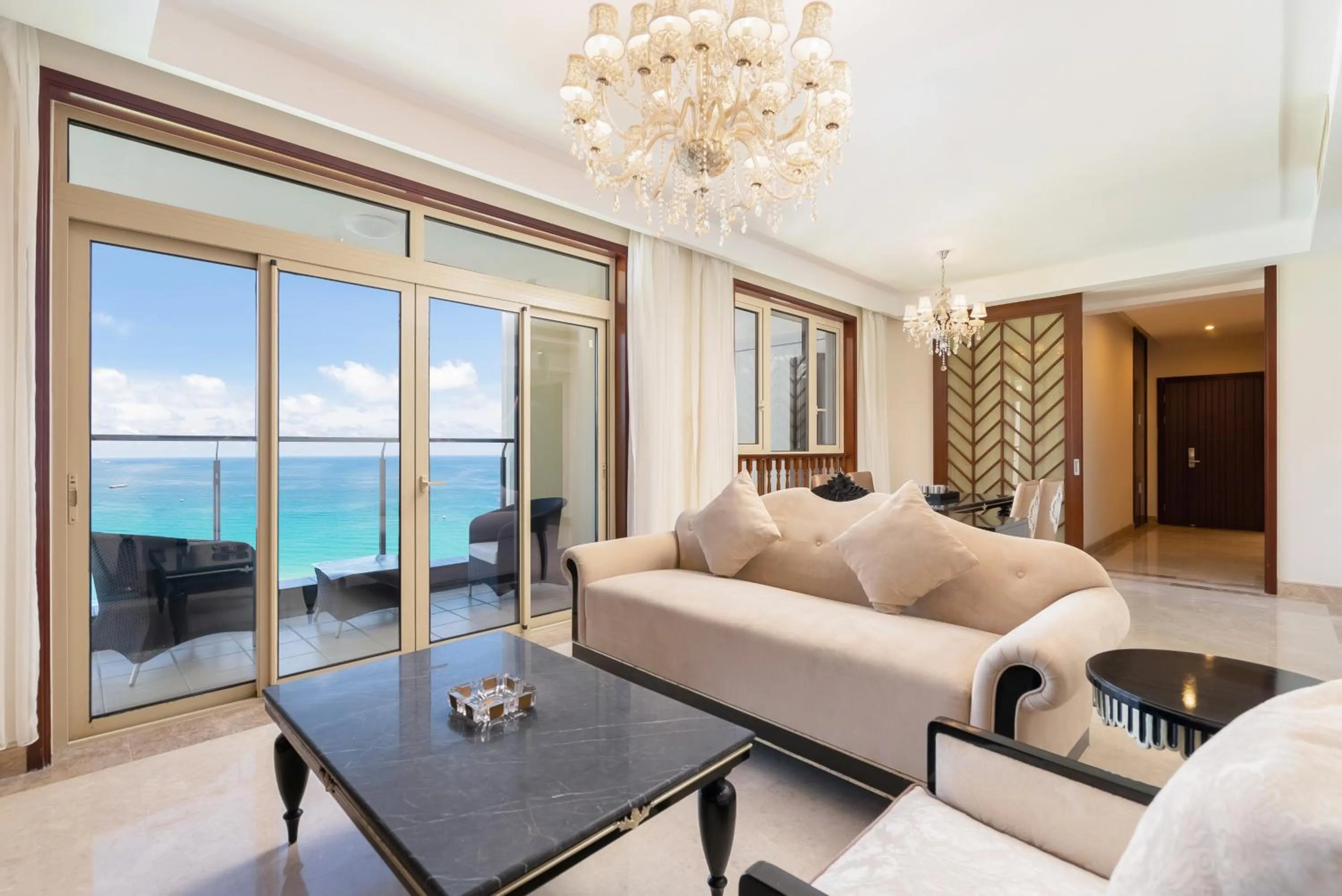 Living room in Sanya Yikehai View Apartments