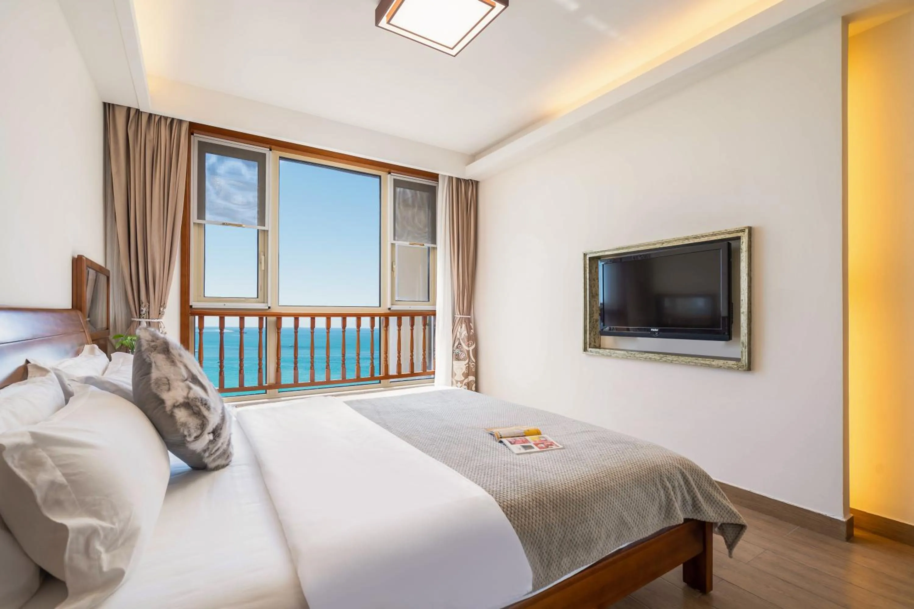 Bedroom, Bed in Sanya Yikehai View Apartments