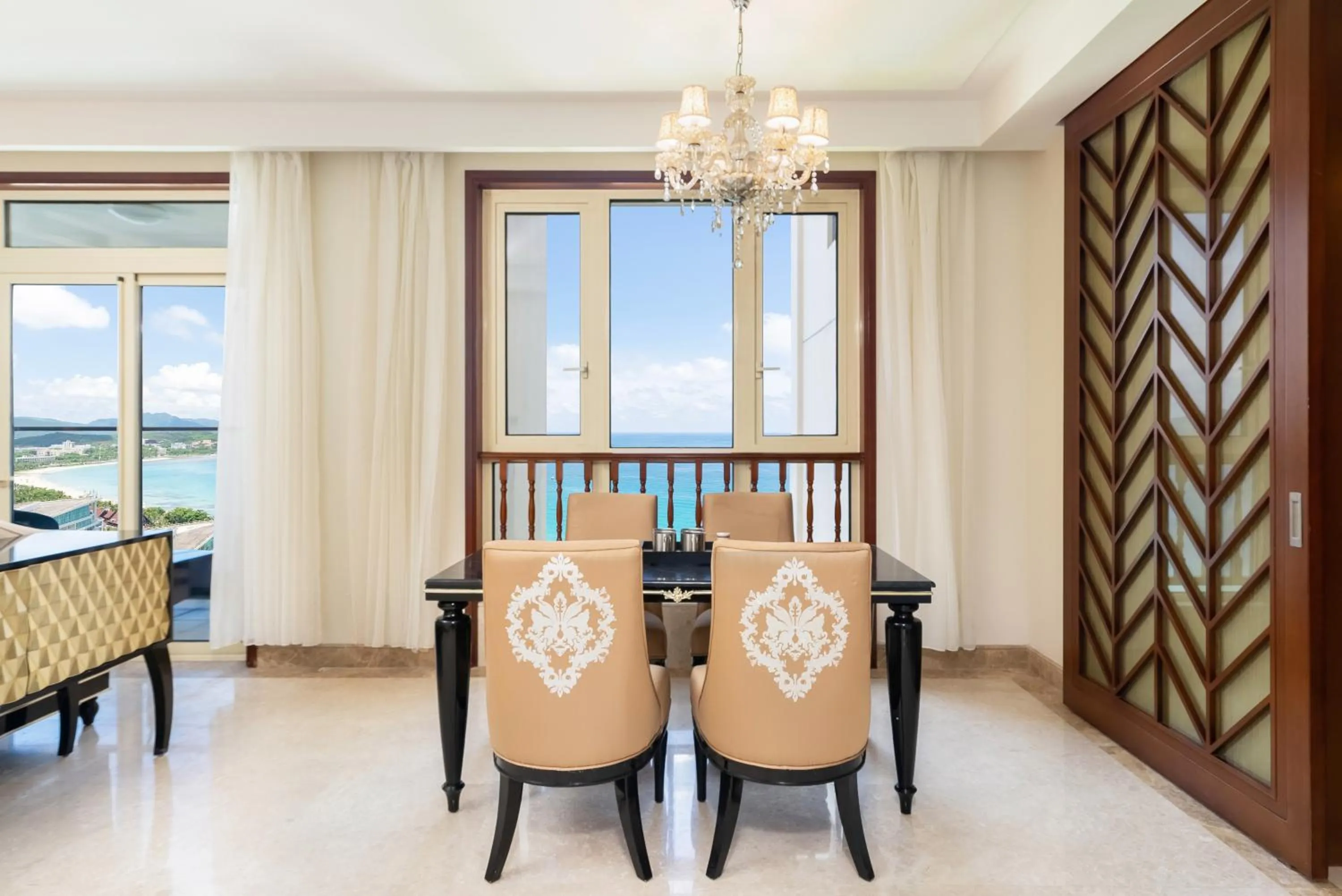 Dining area in Sanya Yikehai View Apartments