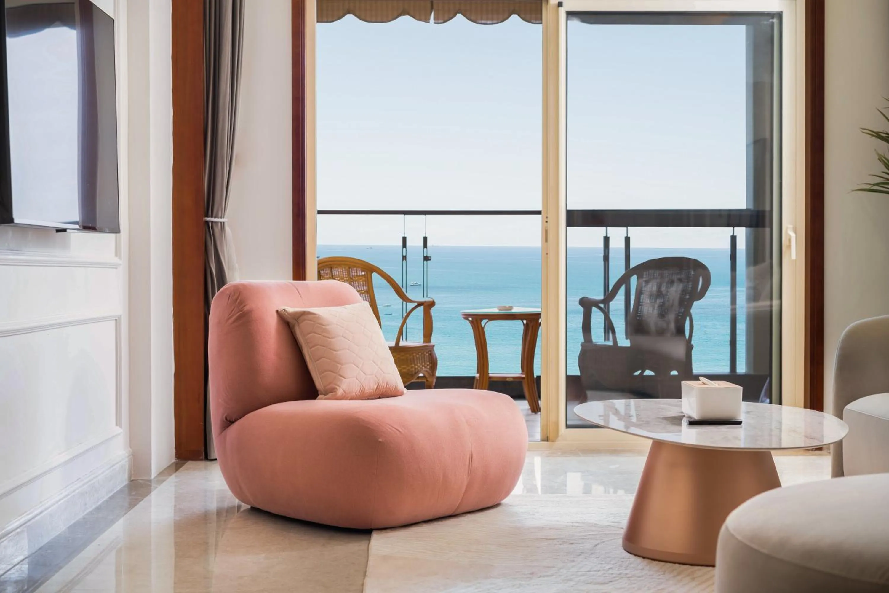 Living room in Sanya Yikehai View Apartments