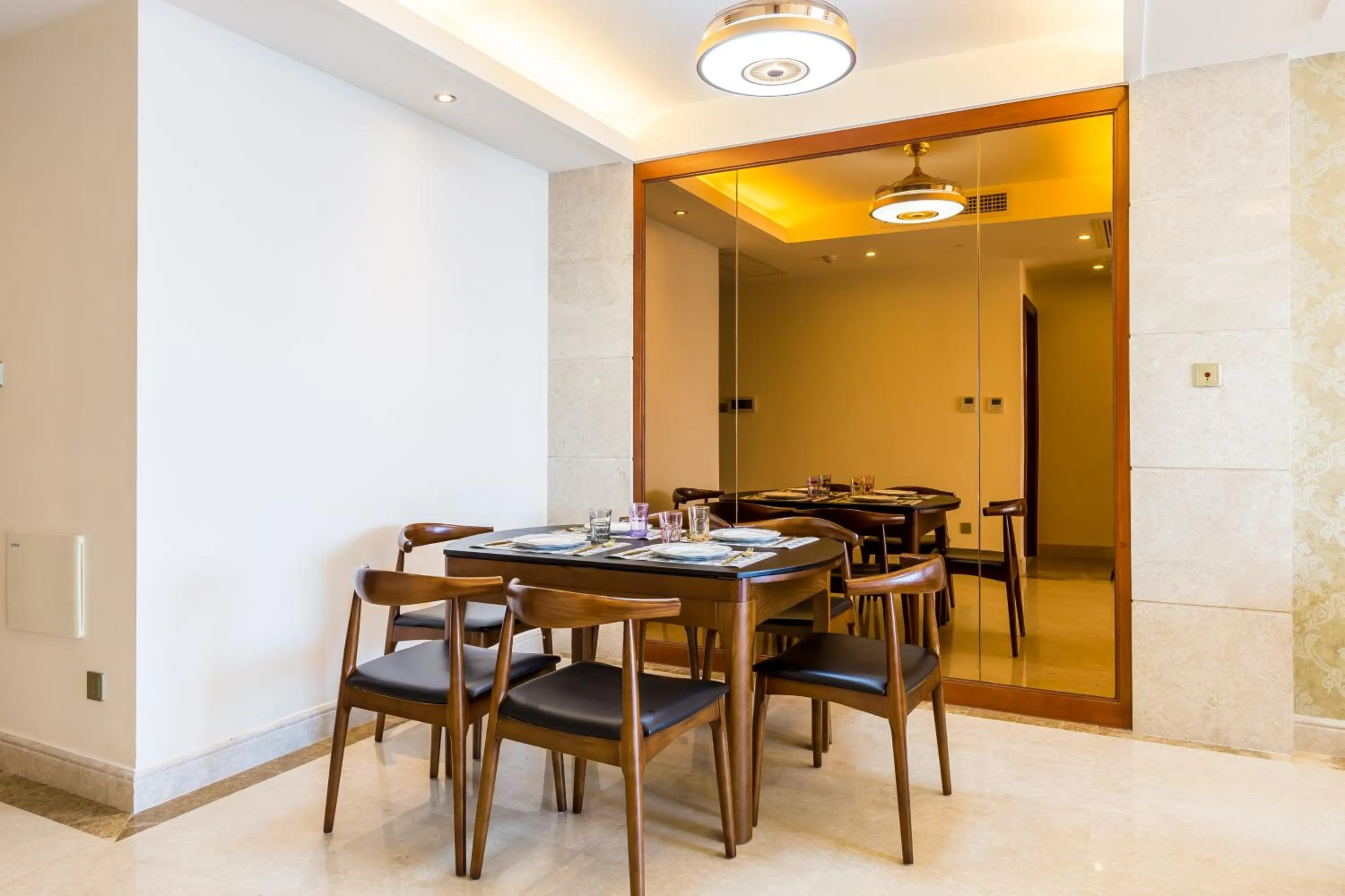 Dining area in Sanya Yikehai View Apartments