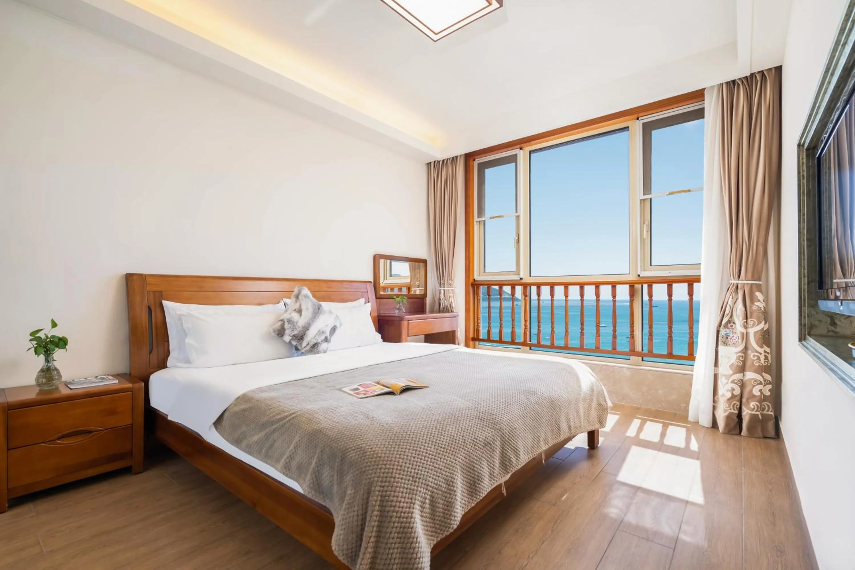 Bedroom, Bed in Sanya Yikehai View Apartments