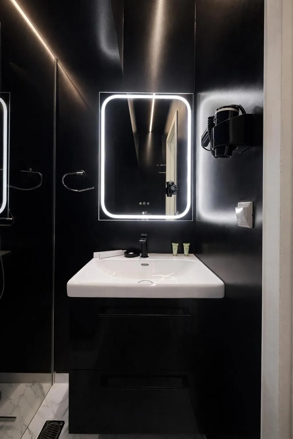 Bathroom in Elite Ermou Suites